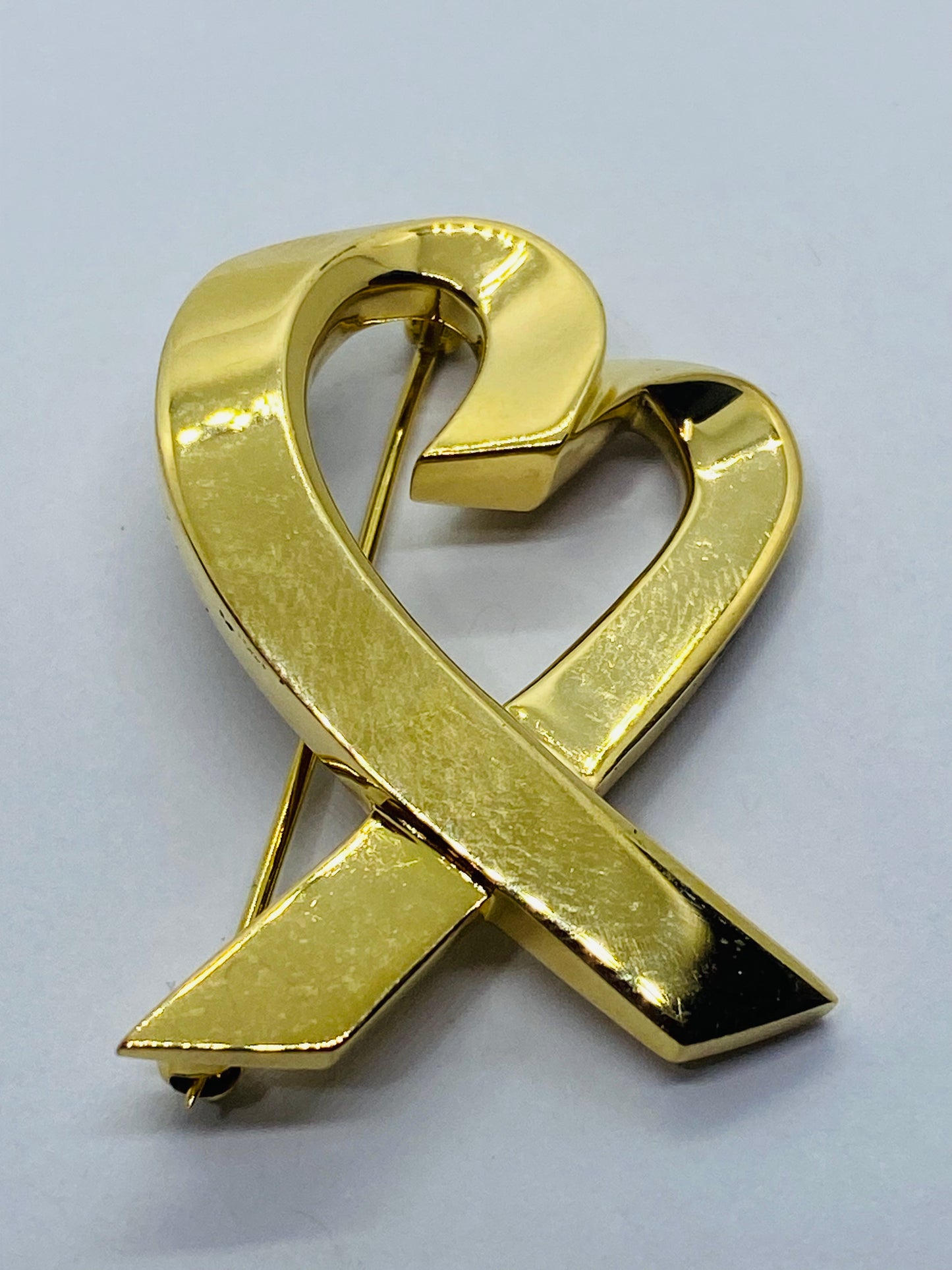 Tiffany & Co Paloma Picasso 18K Yellow Gold Loving Heart Brooch Pin Large 1.25"