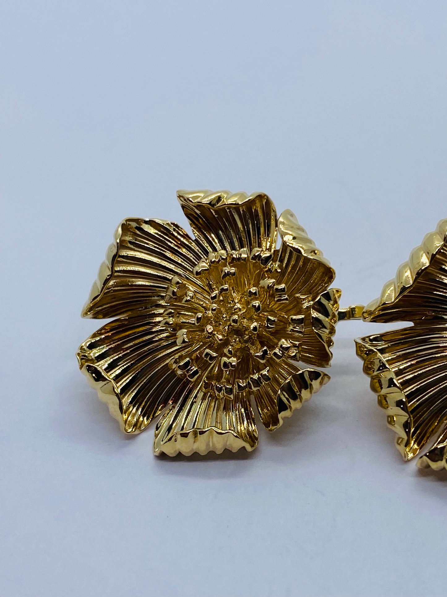 TIFFANY & CO FLOWER 14K YELLOW GOLD EARRINGS MINT 25MM 17.3 Grams
