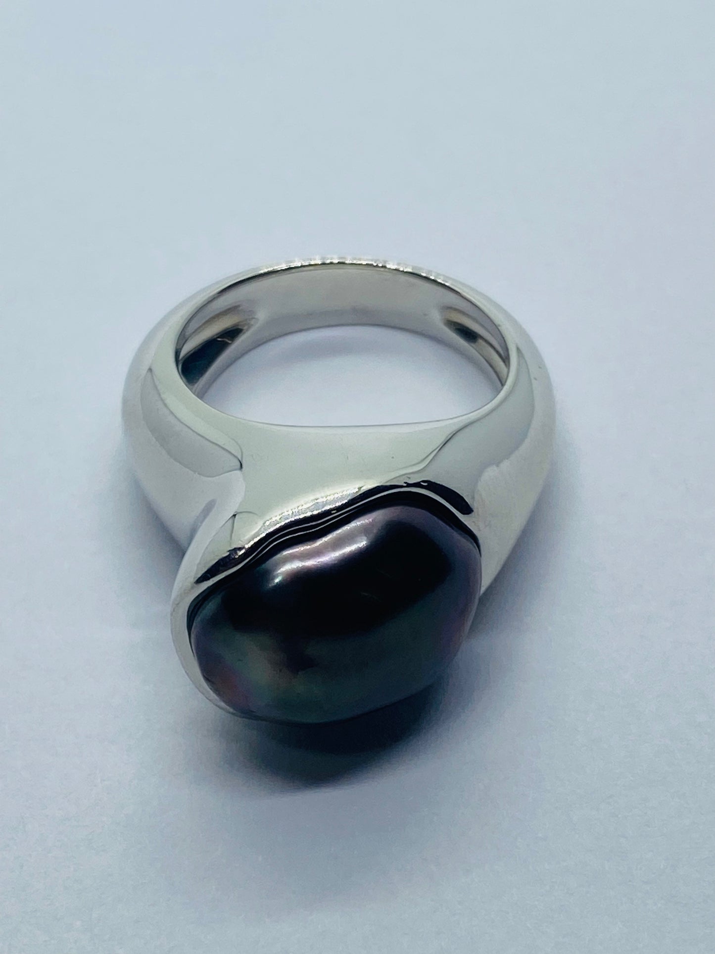 TIFFANY & CO ELSA PERETTI DARK GREY PEARL PLATINUM, Size 6, 23 Grams RARE 80’s