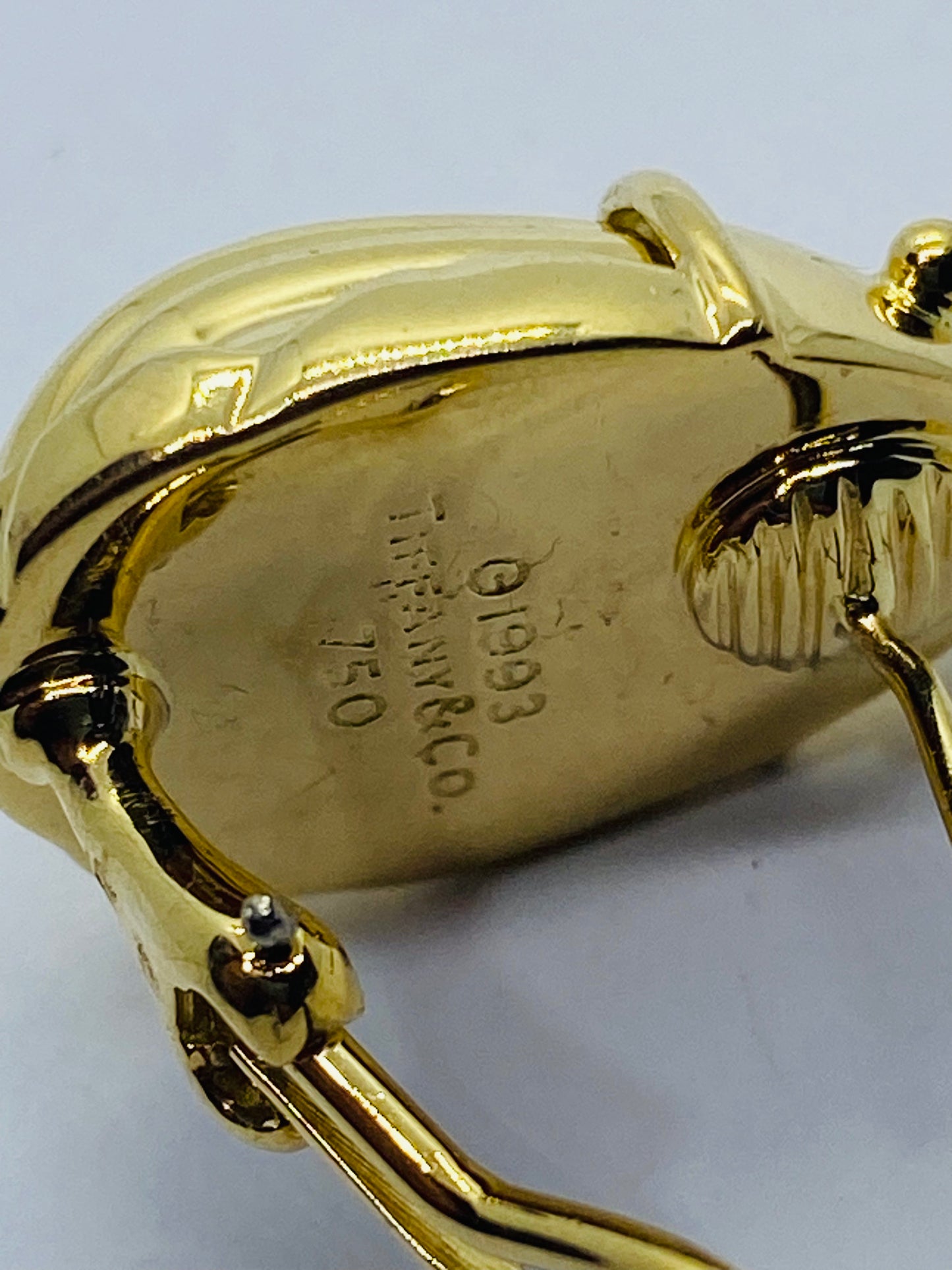 Tiffany Scarab Beetle large 18k Gold Earring. One only. Authentic.
