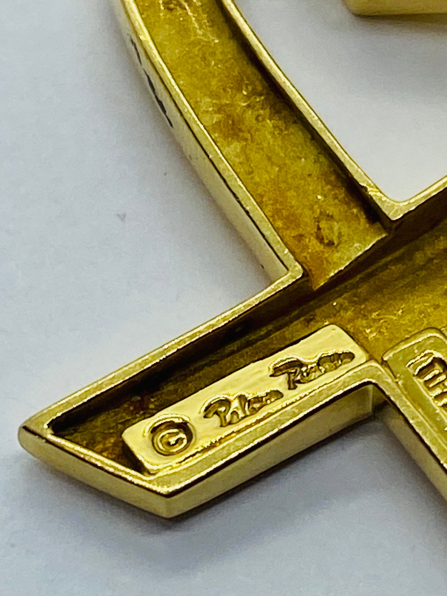 Tiffany & Co Paloma Picasso 18K Yellow Gold Loving Heart Brooch Pin Large 1.25"
