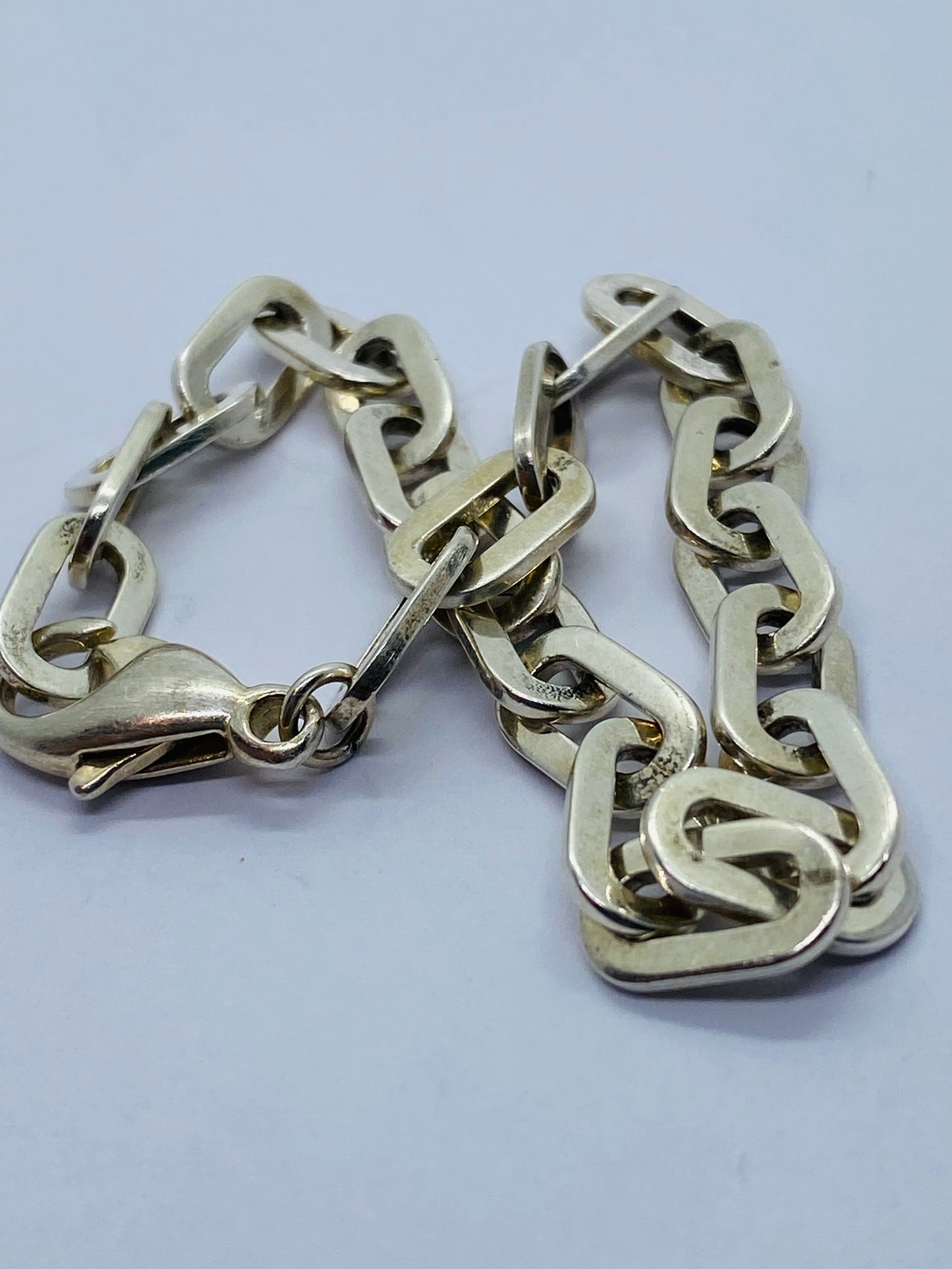 Tiffany & Co. Tiffany Ellipse Link Chain Silver Bracelet 7.75 long 7mm Wide Italy