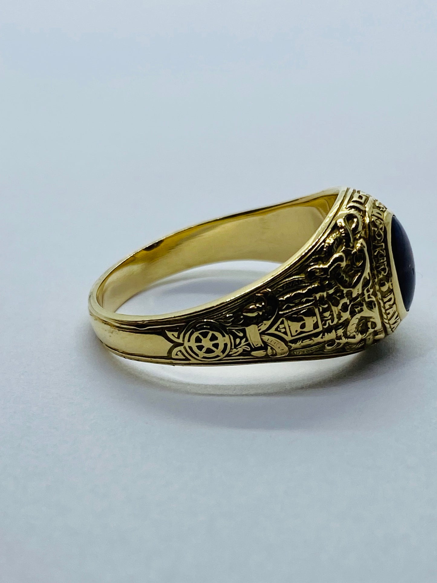 Tiffany & Co 14K Gold Naval Academy Class Ring 1929 Oval Amethyst Size 8.25