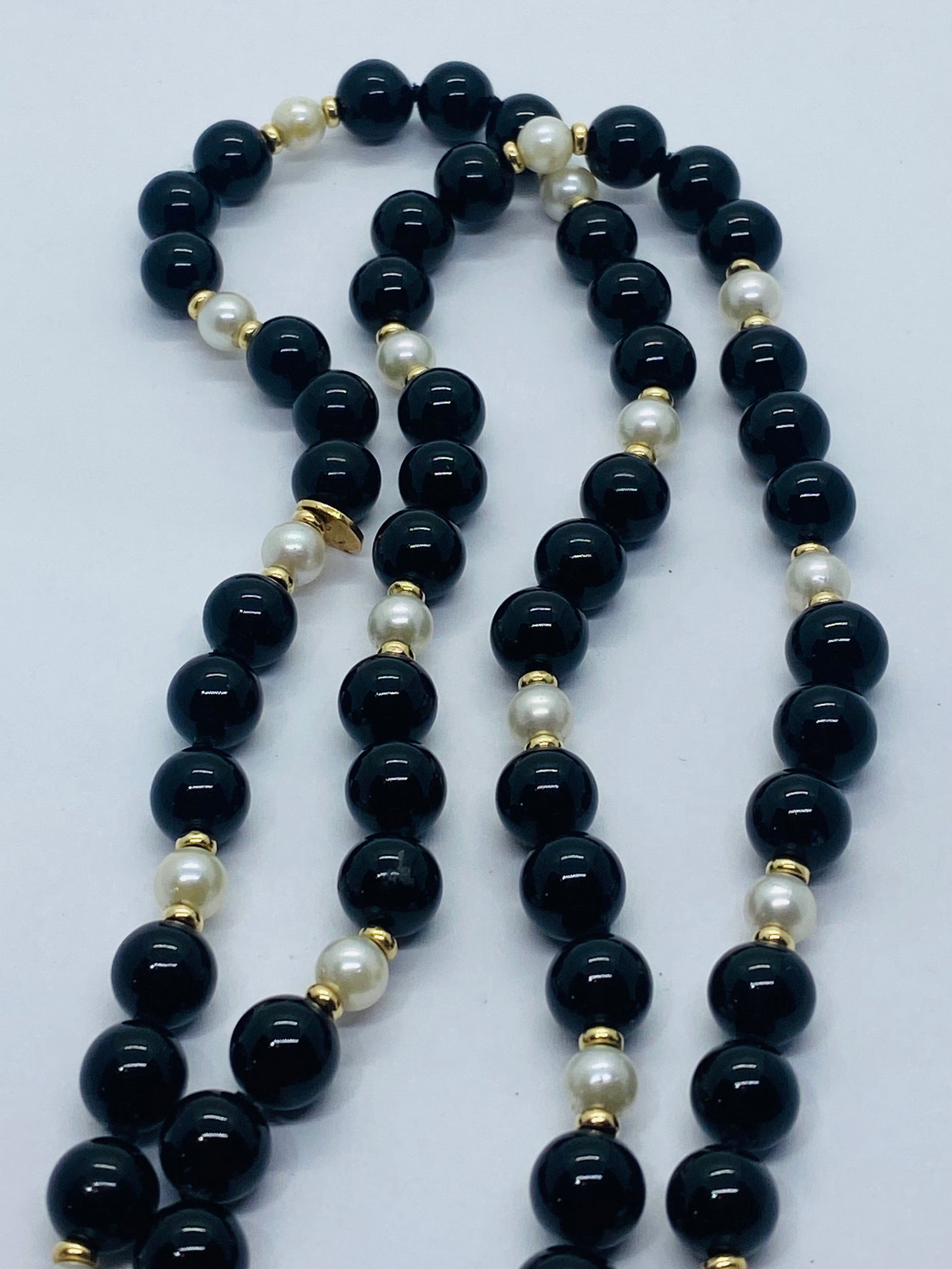 TIFFANY & CO. 585 14K YELLOW GOLD w/ BLACK ONYX & PEARL BEADED NECKLACE, 30 INCH