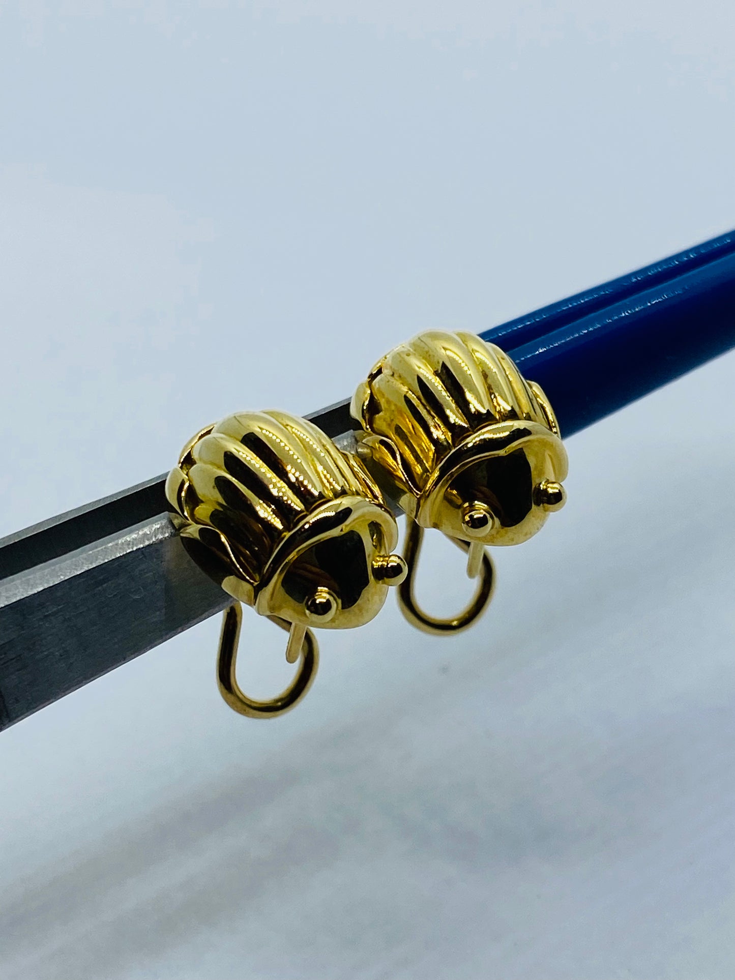 Tiffany Scarab Beetle 18k Gold Earrings. Rare 1993 750. Box, Pouch, Ribbon Bag