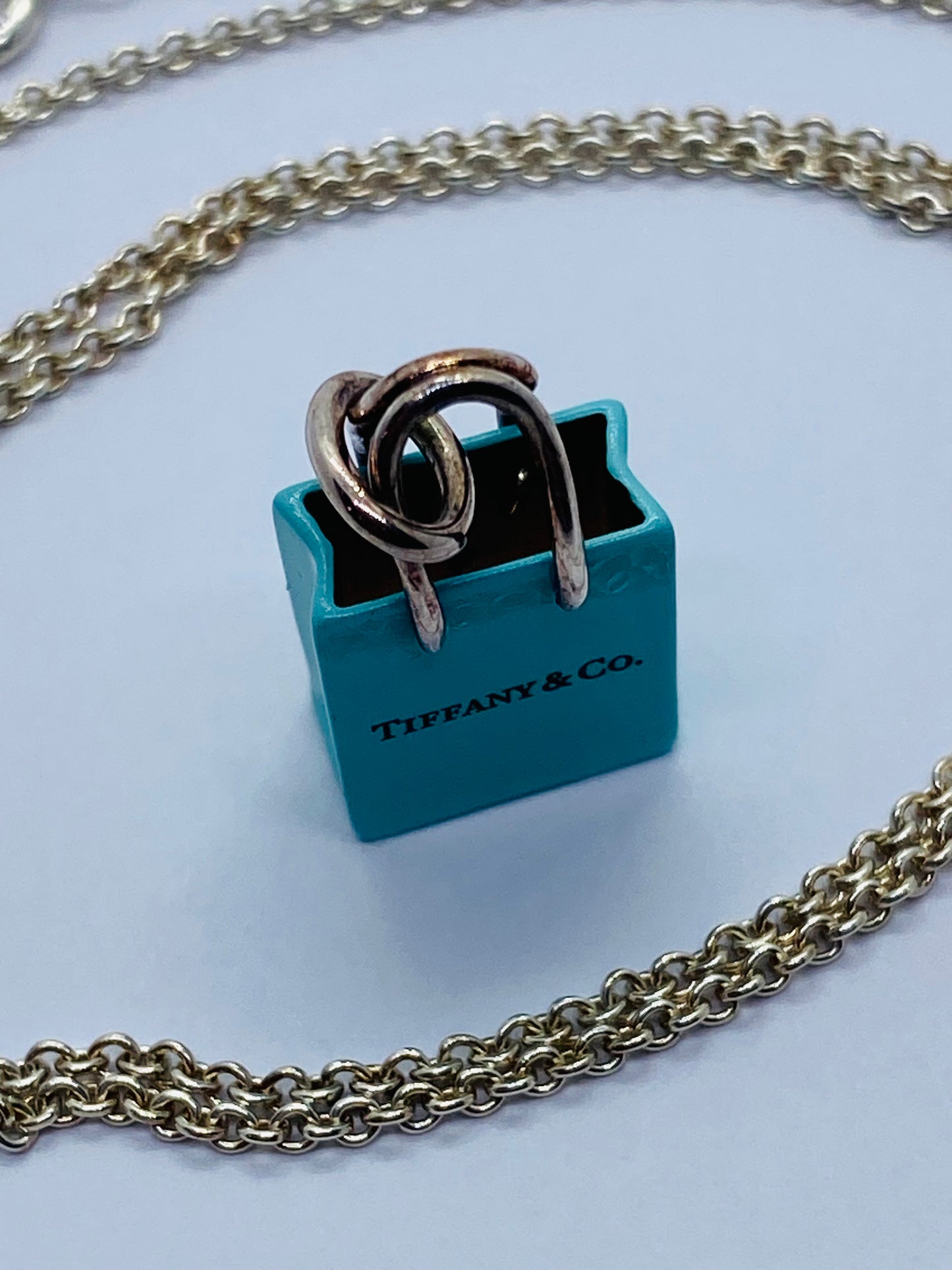 Tiffany & Co Sterling Silver Blue Enamel Shopping Bag Charm Pendant Necklace 25”
