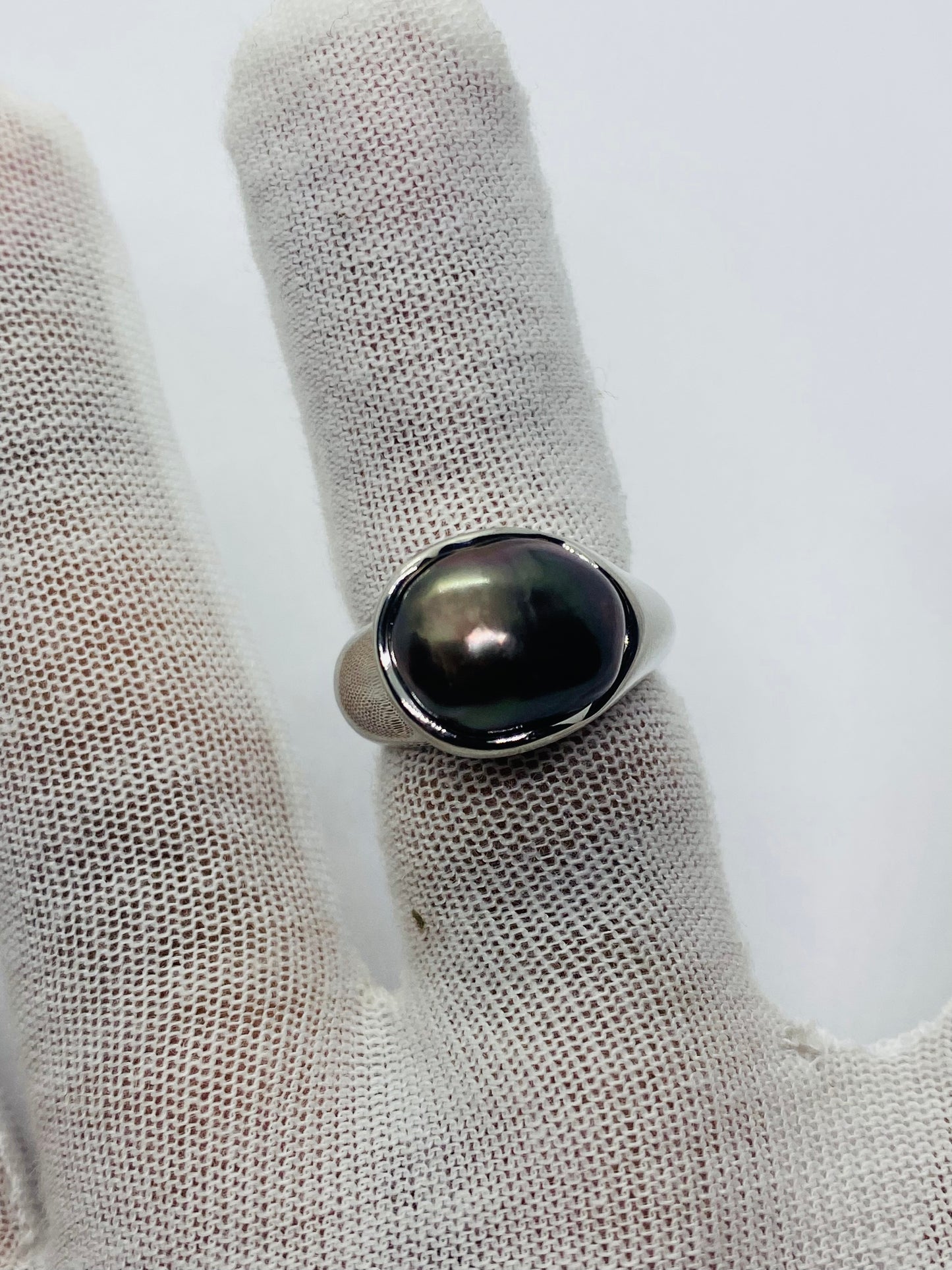 TIFFANY & CO ELSA PERETTI DARK GREY PEARL PLATINUM, Size 6, 23 Grams RARE 80’s