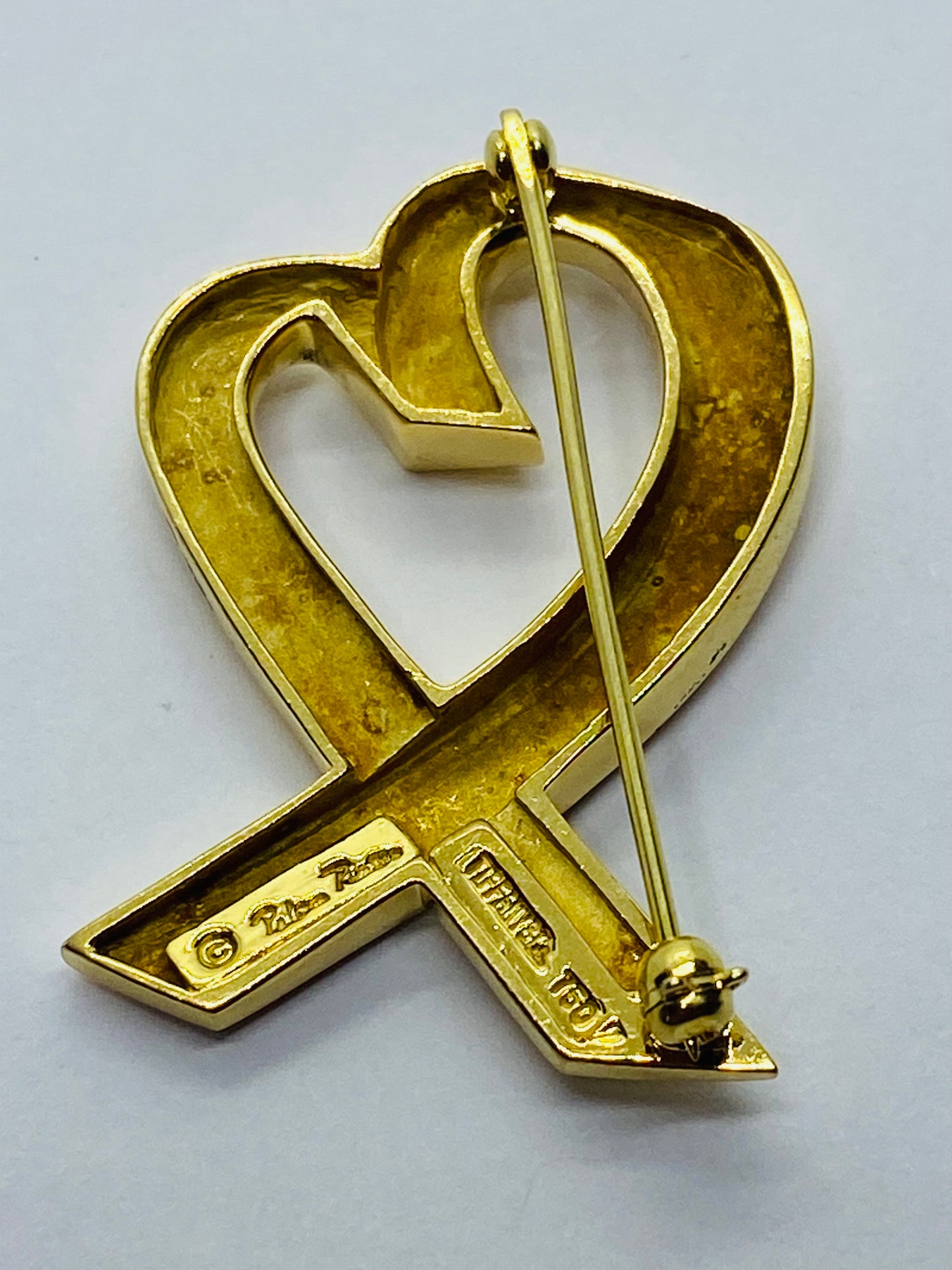Tiffany & Co Paloma Picasso 18K Yellow Gold Loving Heart Brooch Pin Large 1.25"