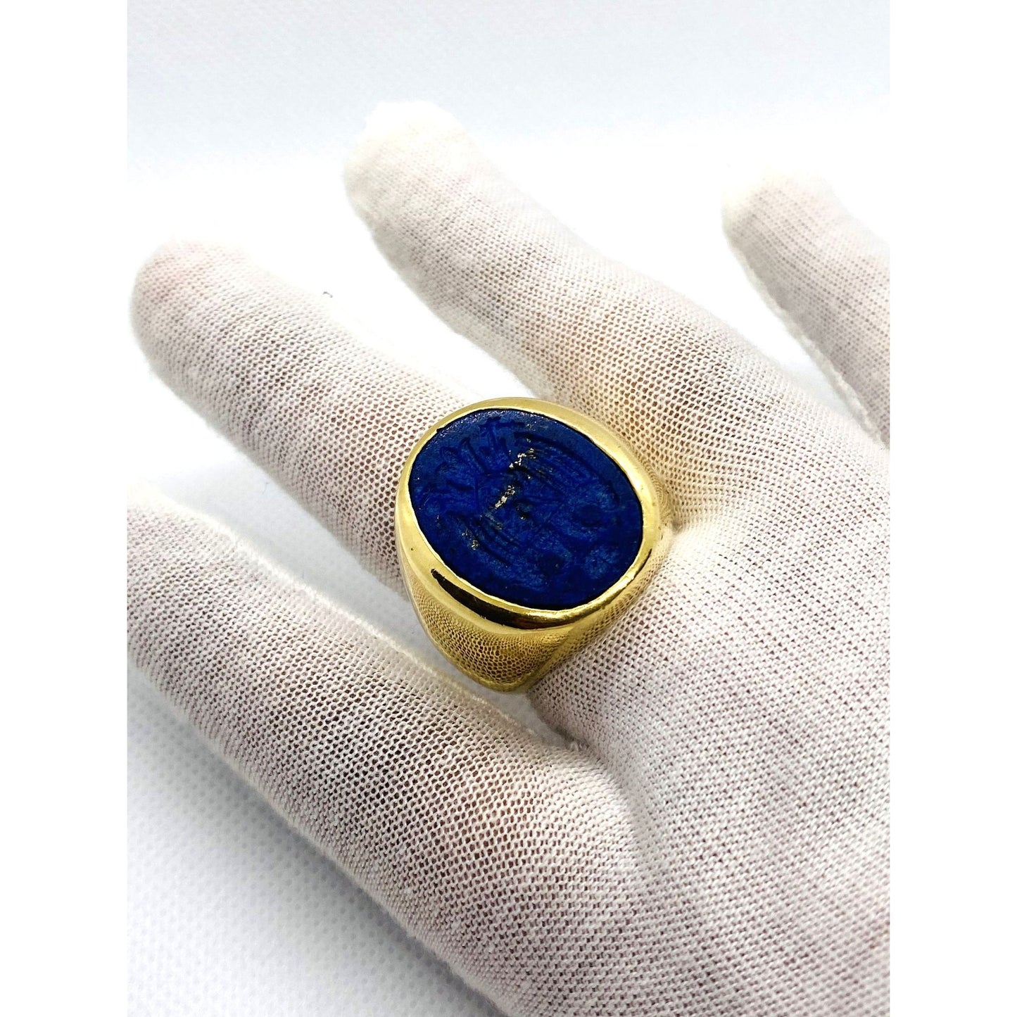 Tiffany & Co 18k 750 Lapis Lazuli Carved Coat of Arms Seal Ring RARE
