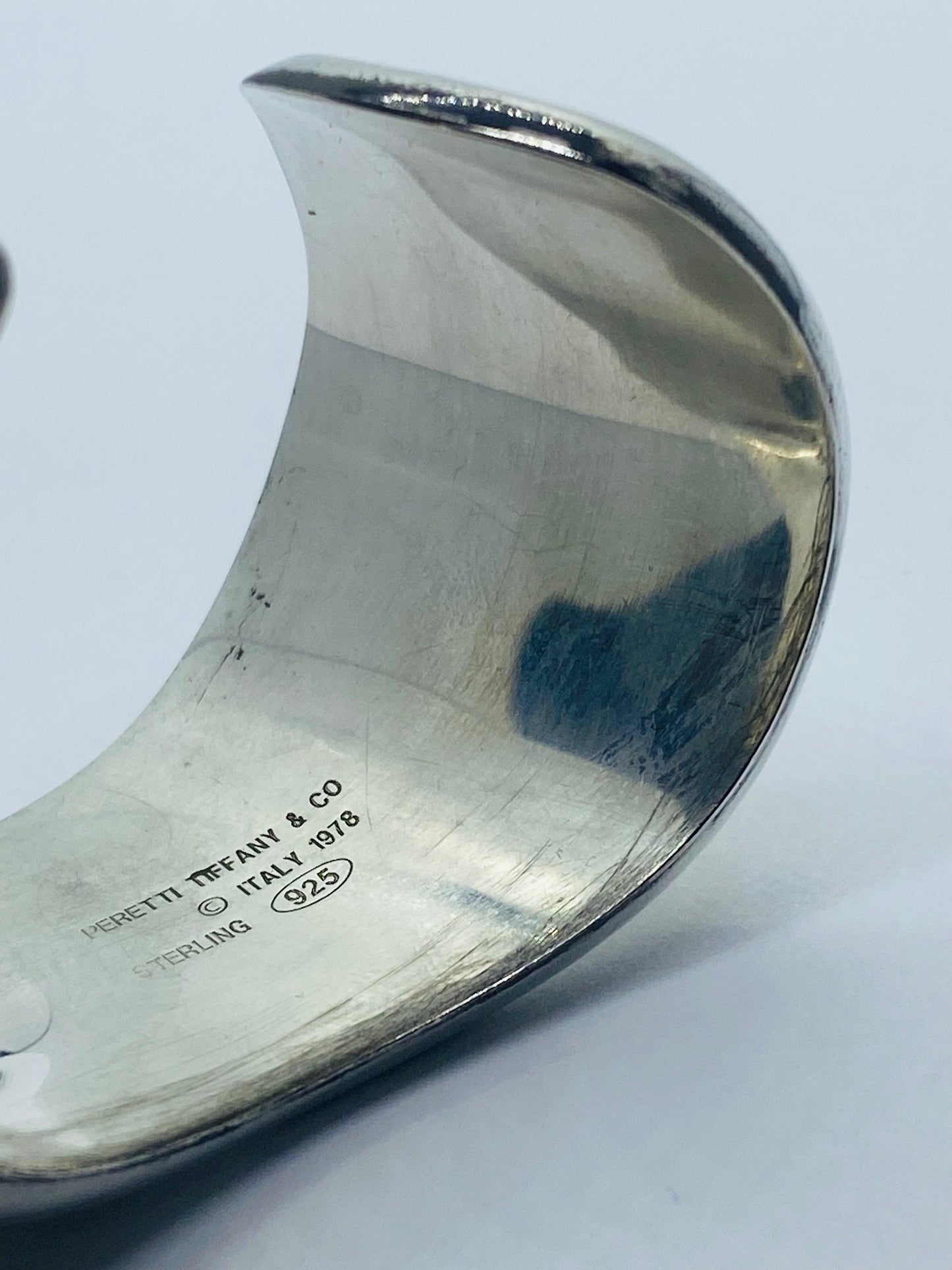 1978 Tiffany & Co 925 Sterling Silver Peretti Left Bone Cuff Motif Small 5.75” Bracelet