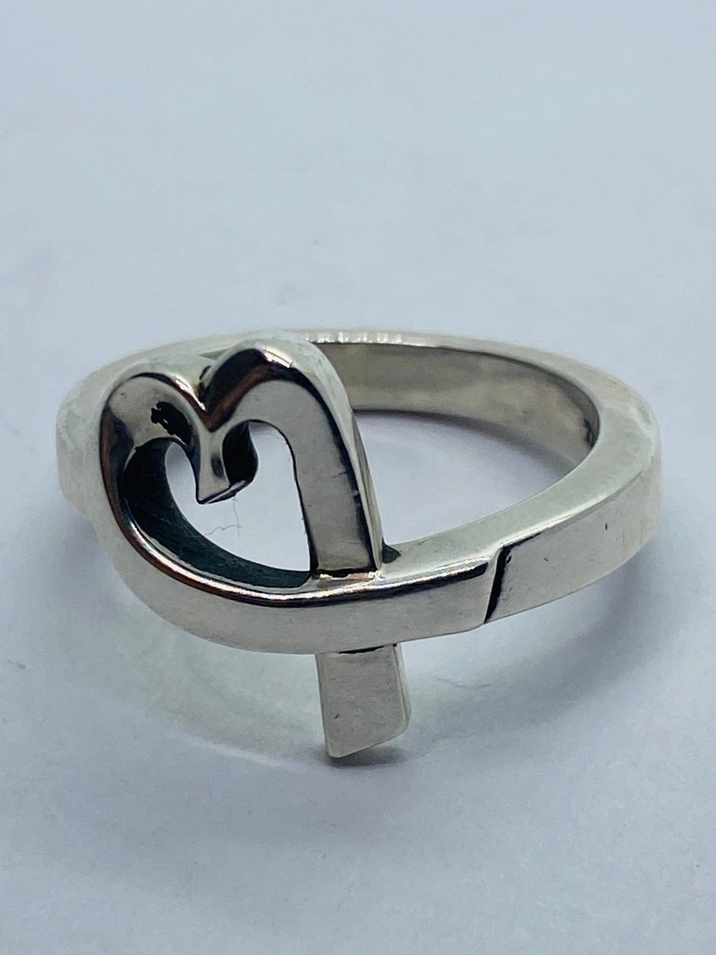 Tiffany & Co. Paloma Picasso 925 Sterling Silver 6.5 Loving Heart Ring Pouch