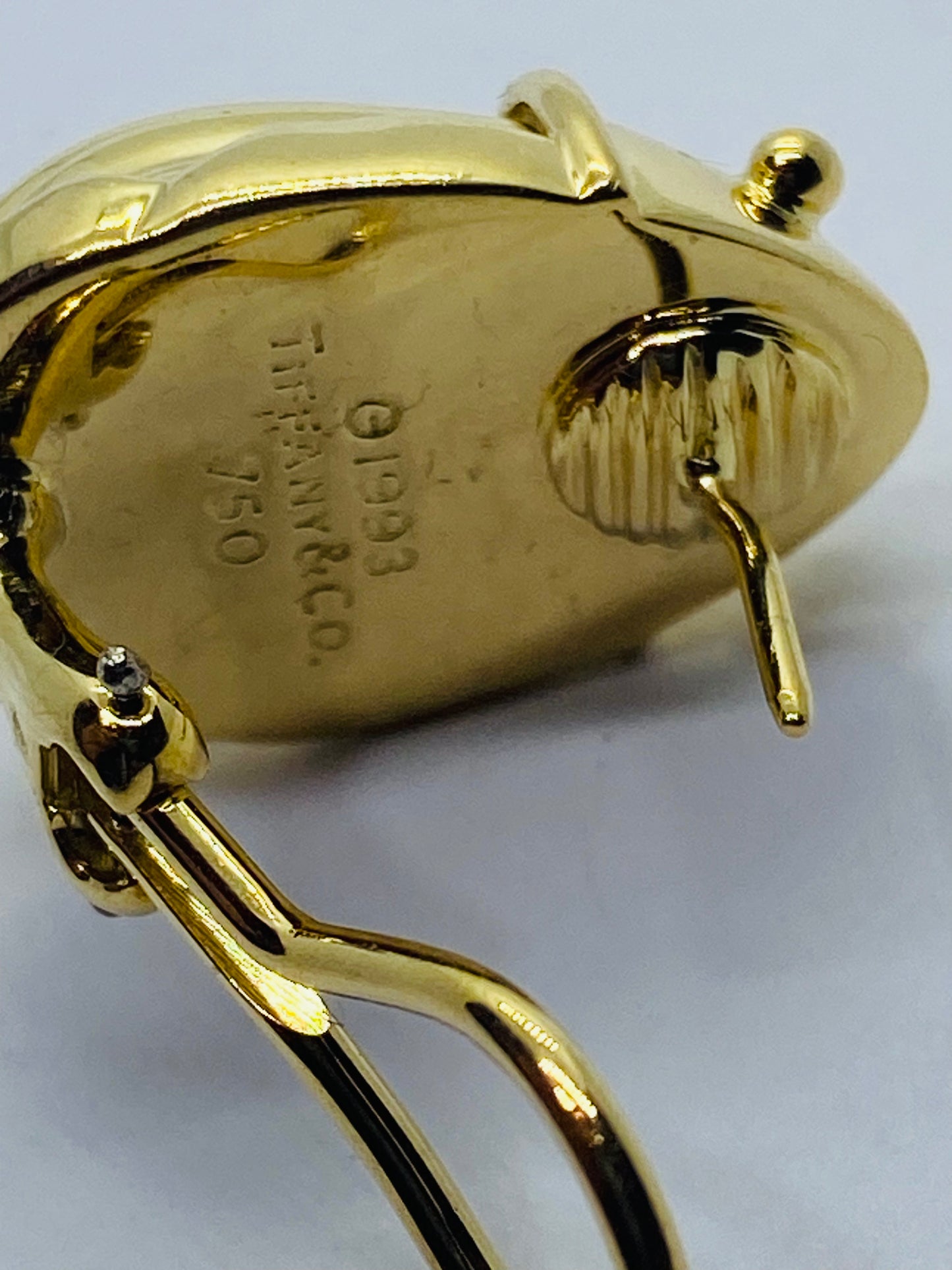 Tiffany Scarab Beetle large 18k Gold Earring. One only. Authentic.