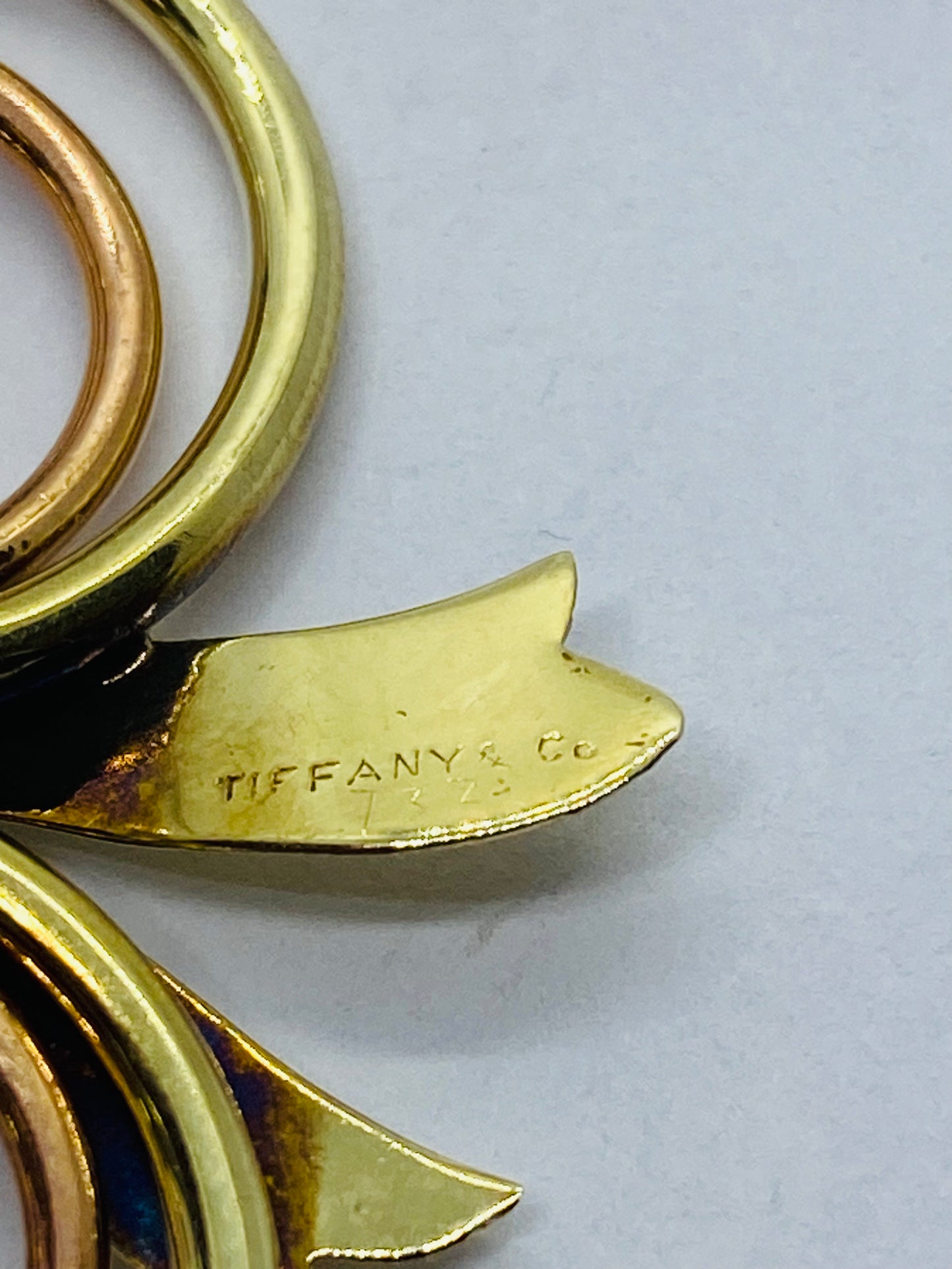 Vintage Tiffany & Co Rose Gold Ribbon Brooch Circles Pouch and Box