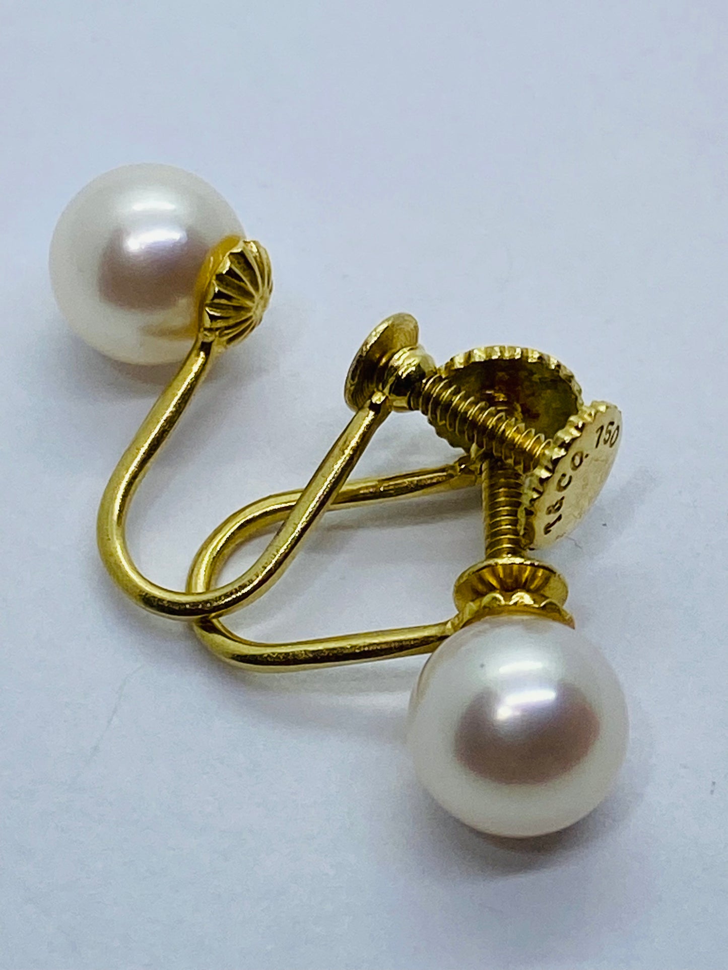RETIRED VINTAGE TIFFANY & CO. 18K YELLOW GOLD PEARL SCREW BACK EARRINGS 7MM
