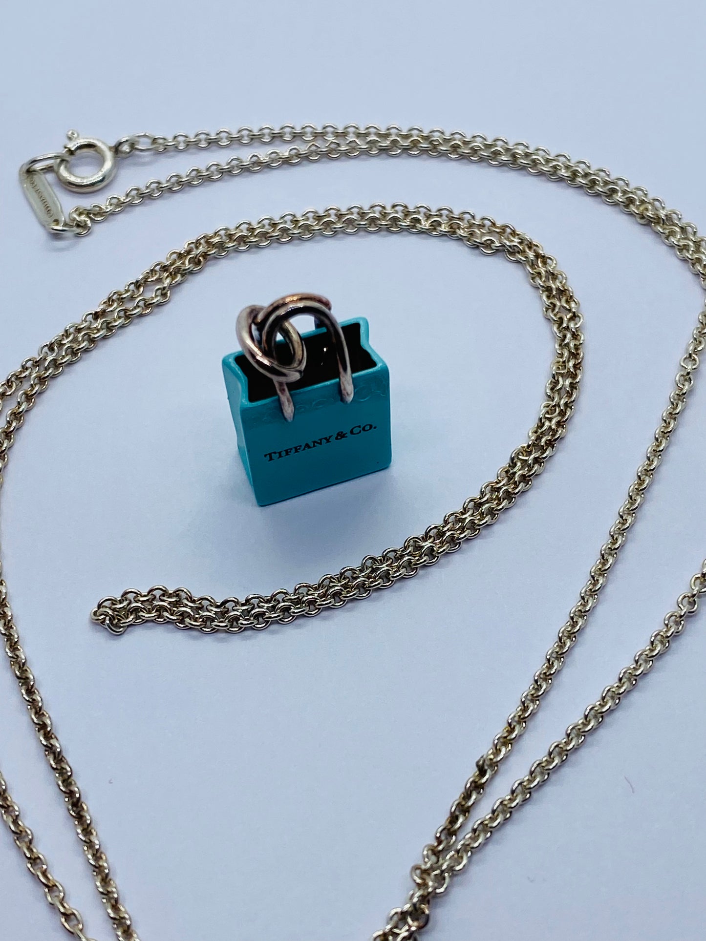 Tiffany & Co Sterling Silver Blue Enamel Shopping Bag Charm Pendant Necklace 25”