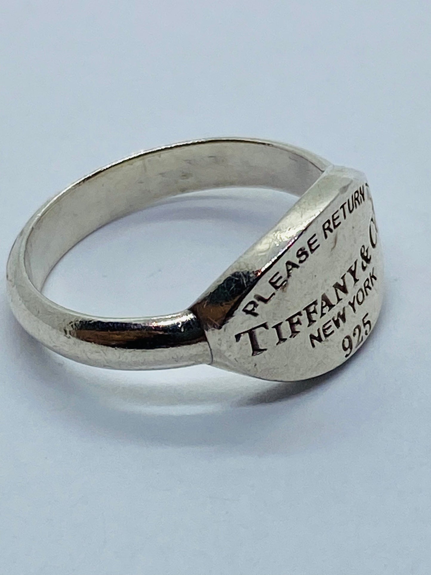 Please Return To Tiffany & Co Sterling Silver Oval Signet Band Ring & Pouch 6.5