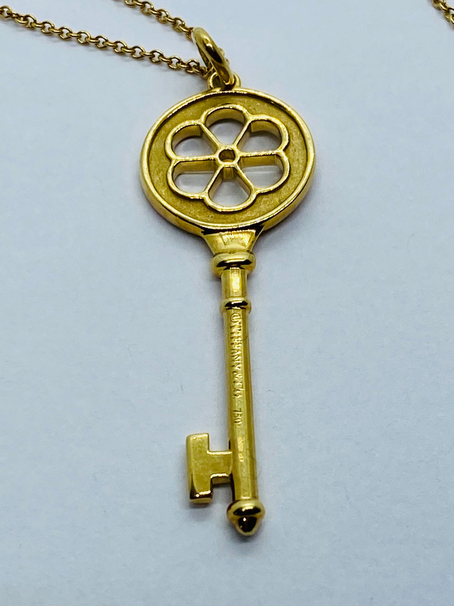 TIFFANY & CO 18K YELLOW GOLD DIAMOND KEY PENDANT WITH NECKLACE 18.5” LONG