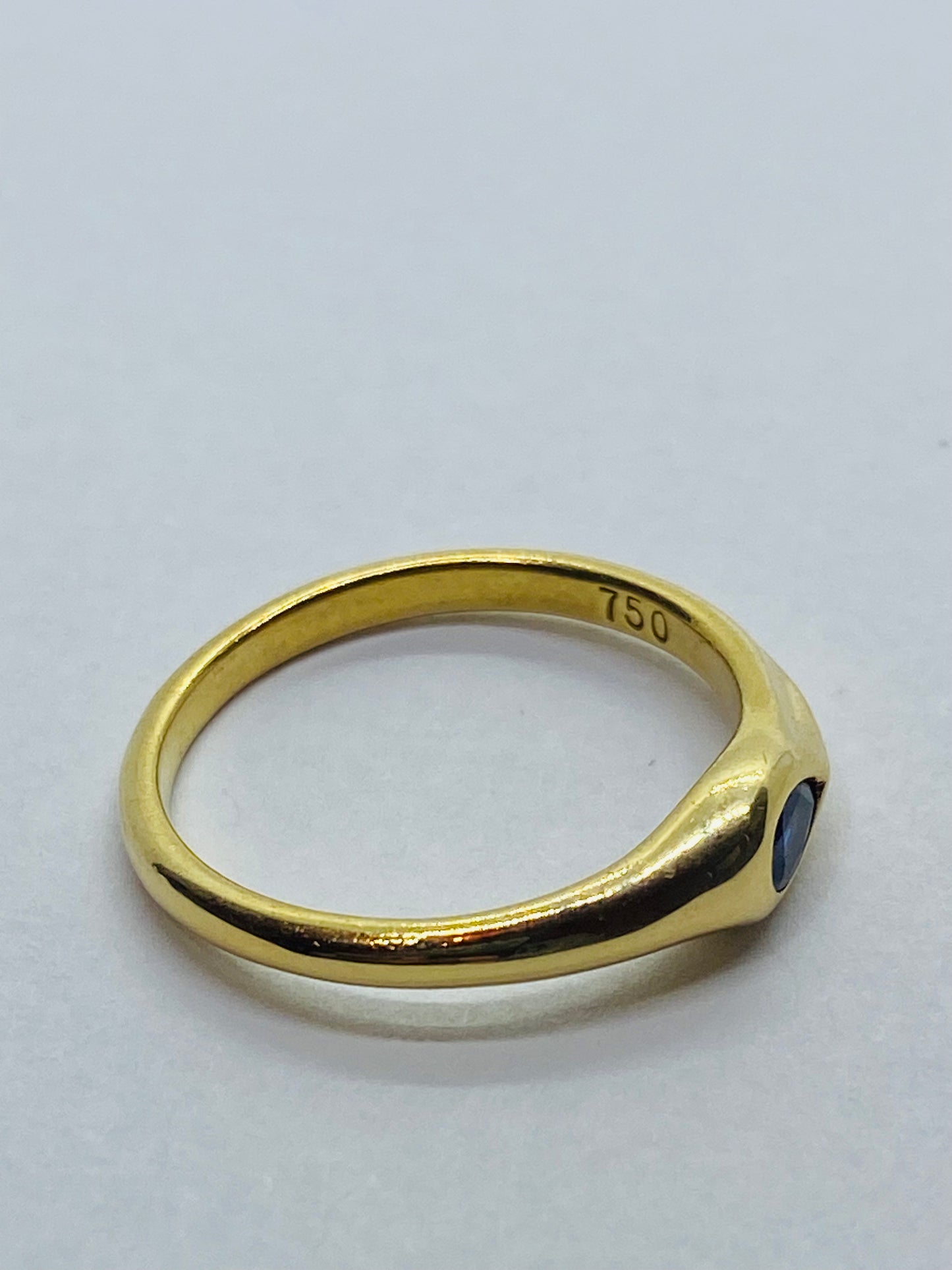TIFFANY & CO. Blue Pear Shape Sapphire 18k Yellow Gold Authentic