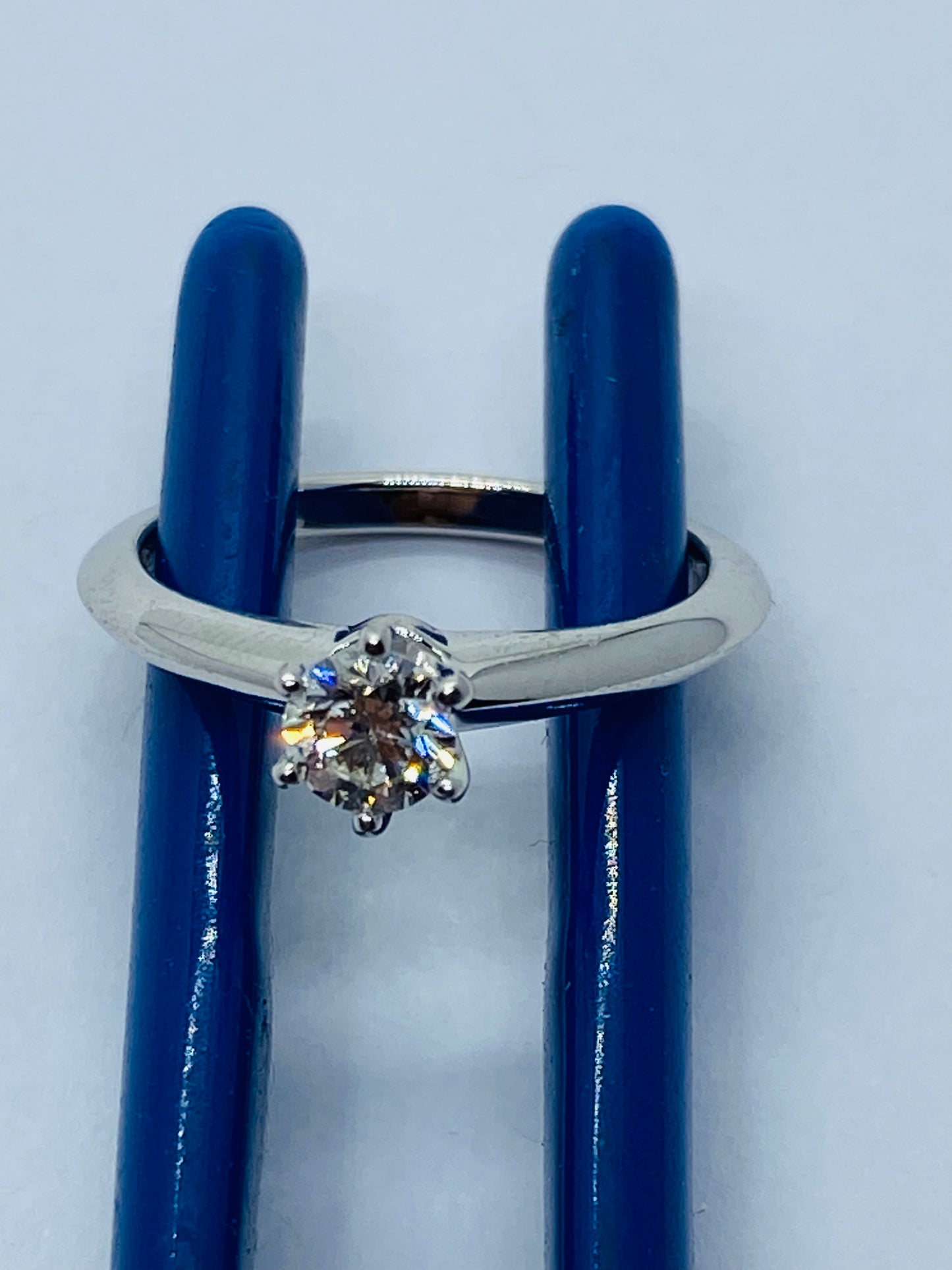 Tiffany & Co. .33 G-H VS2 Diamond Platinum Solitaire Engagement Ring BOX! Size 5