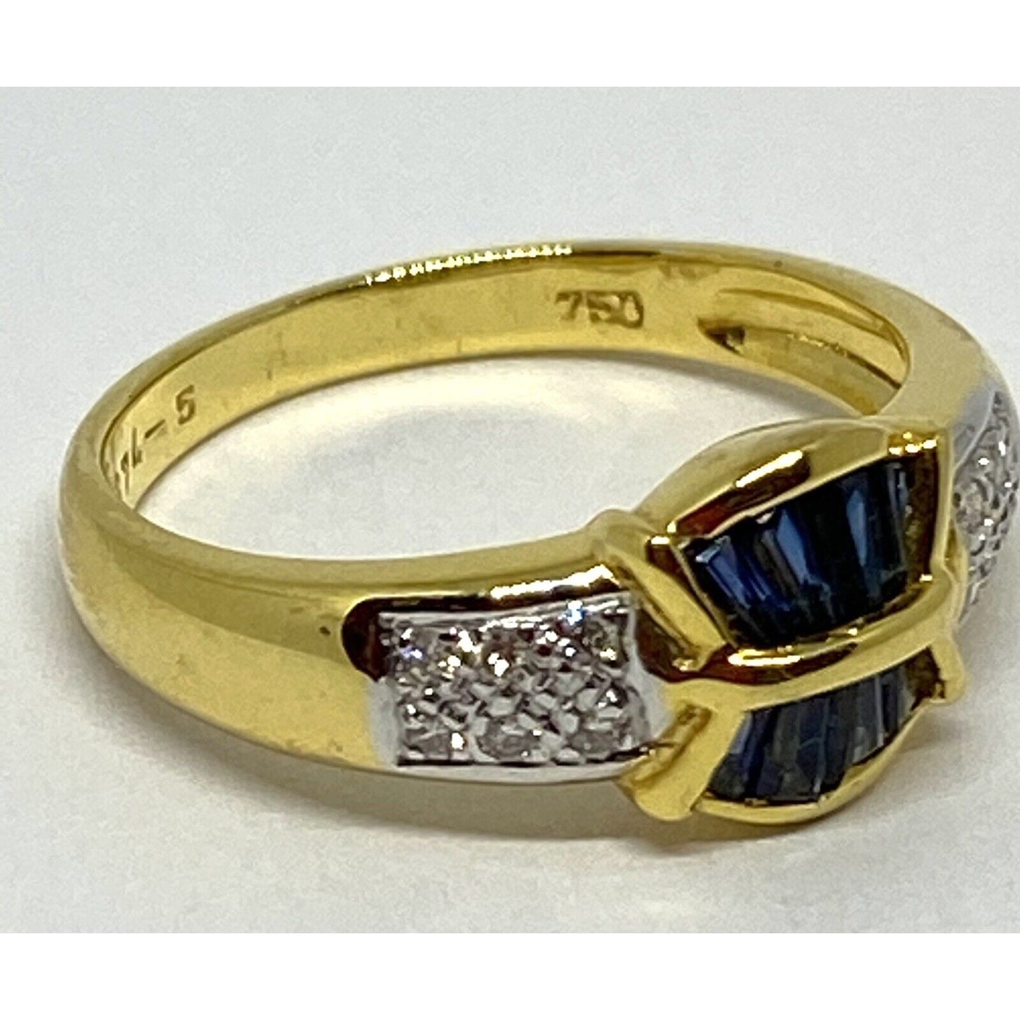 Diamond Sapphire 18K Gold Elegant Cluster Ring
