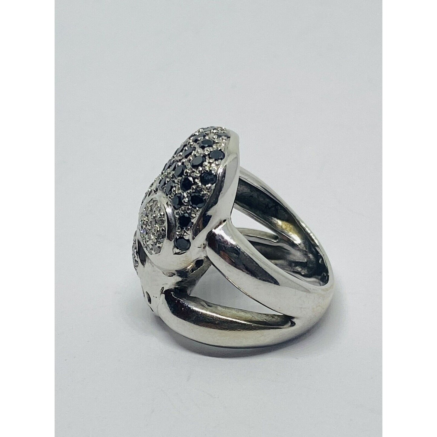 Heavy 14k white gold 1.09ct white and black diamond cluster skull ring size 4.5