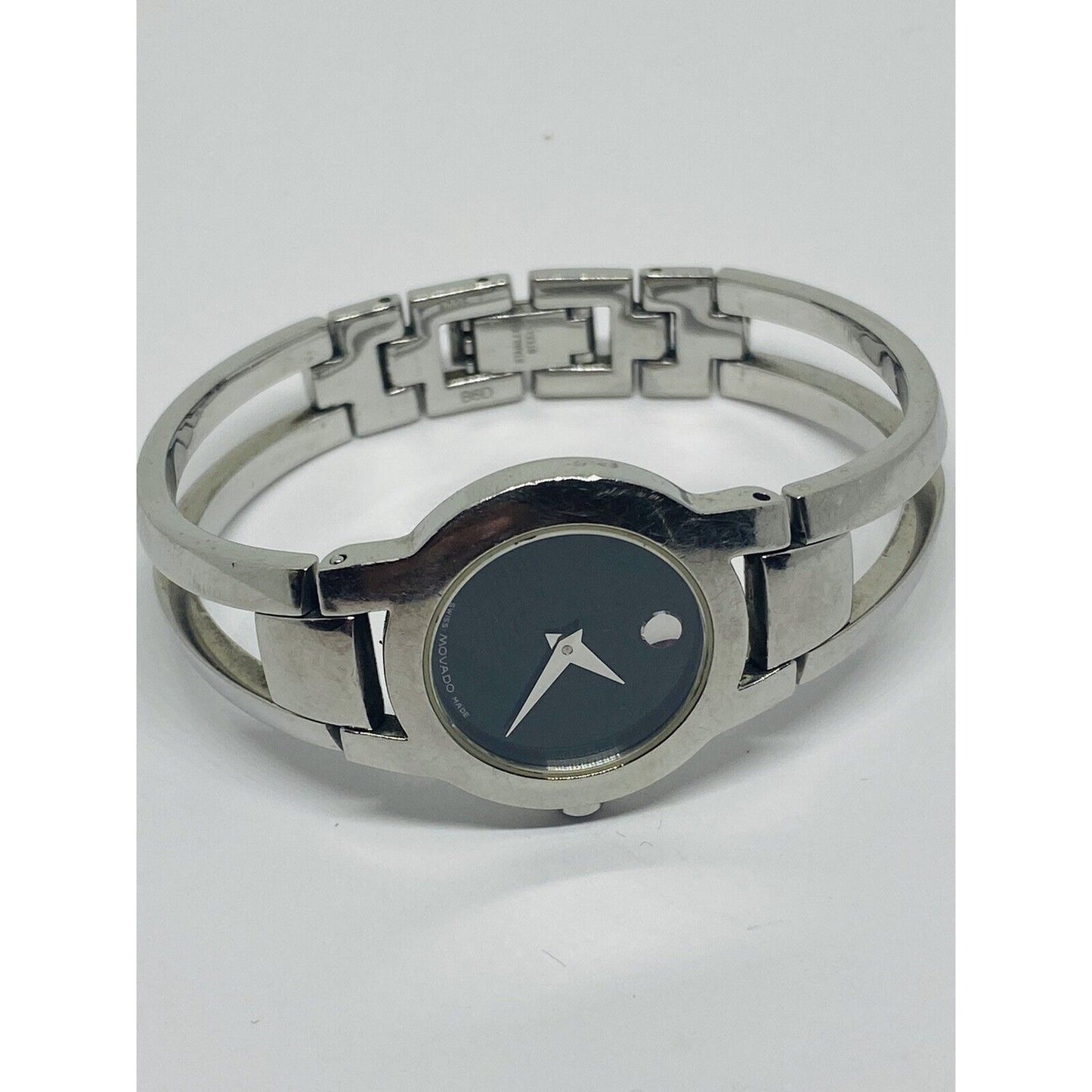 Lady Movado Amorosa Black Museum Dial Swiss Quartz Watch 84 E4 1842 6” Wrist.