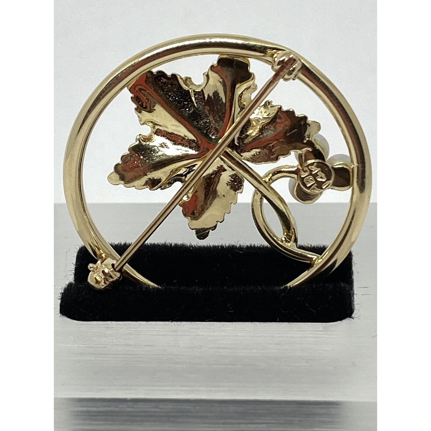 Vintage 14K Yellow Gold Maple Leaf Brooch -Ruby,