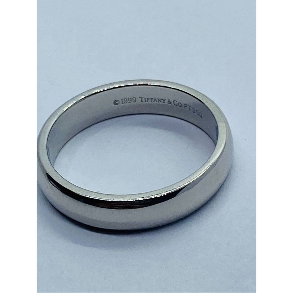 Tiffany & Co Platinum Wedding Band 4mm wide Size 7.75