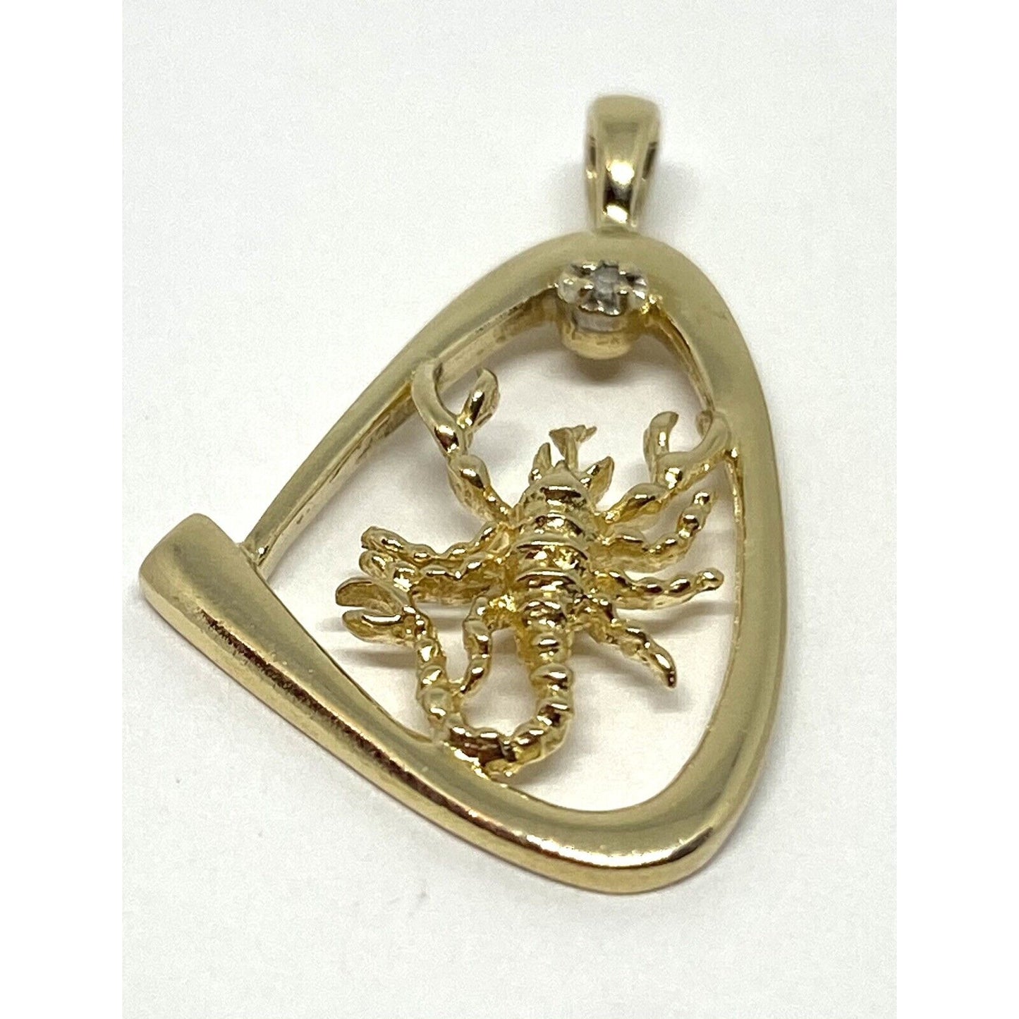 14K YELLOW GOLD DIAMOND SCORPION PENDANT 28mm x 15mm - 1.6 Gram
