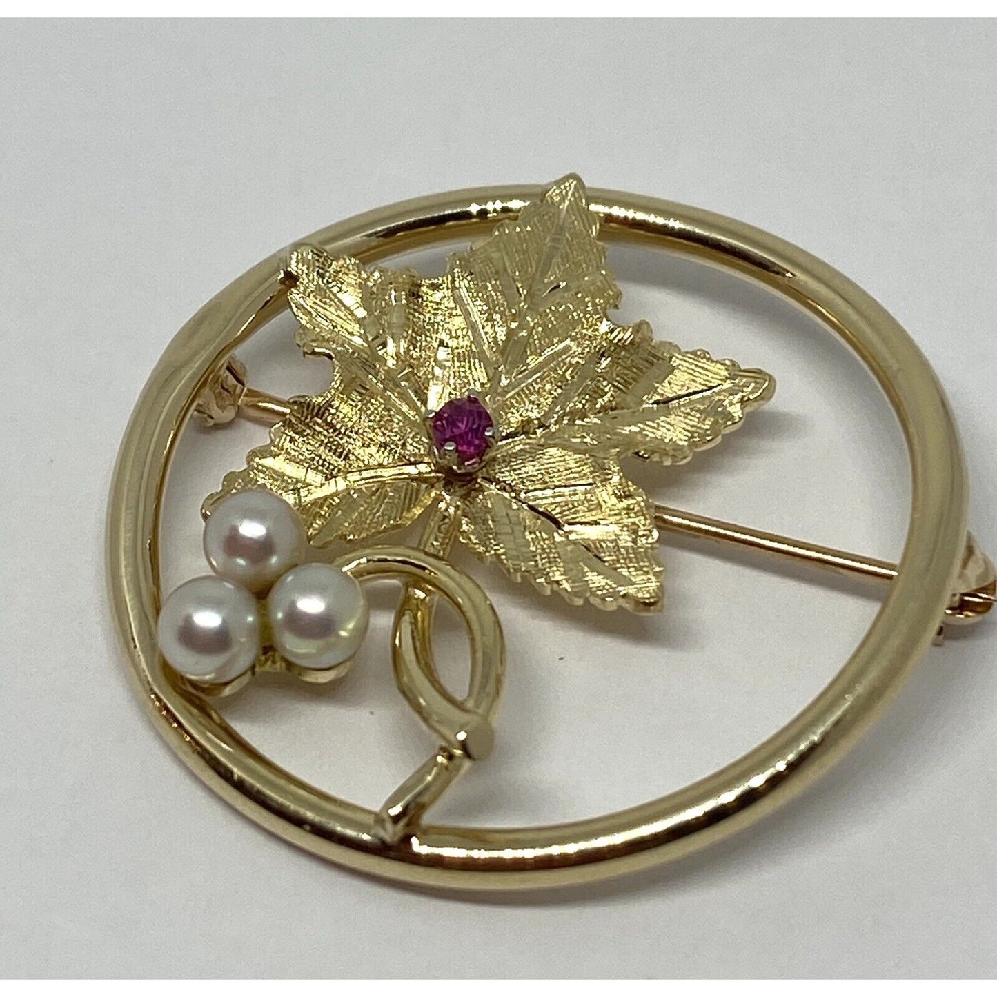 Vintage 14K Yellow Gold Maple Leaf Brooch -Ruby,