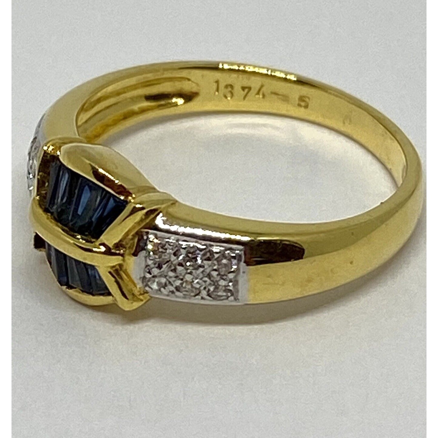 Diamond Sapphire 18K Gold Elegant Cluster Ring