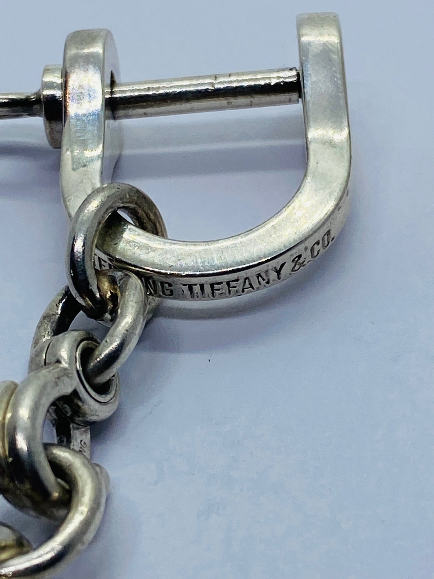 Tiffany & Co Silver Shackle Key Ring Keychain Rare Gift Love Statement Pouch Box