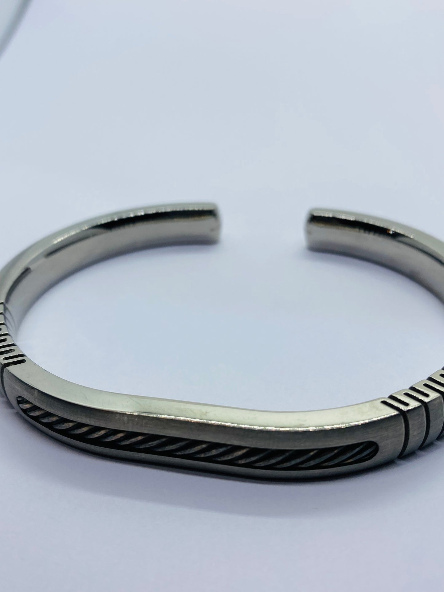 Rare Retired DY David Yurman Titanium 925 ￼ Thoroughbred Cable Cuff bracelet