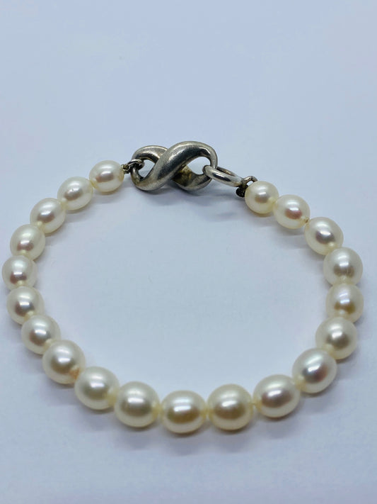 Tiffany & Co. Sterling Silver 20 Pearl Infinity Bracelet 7” Bracelet Pouch
