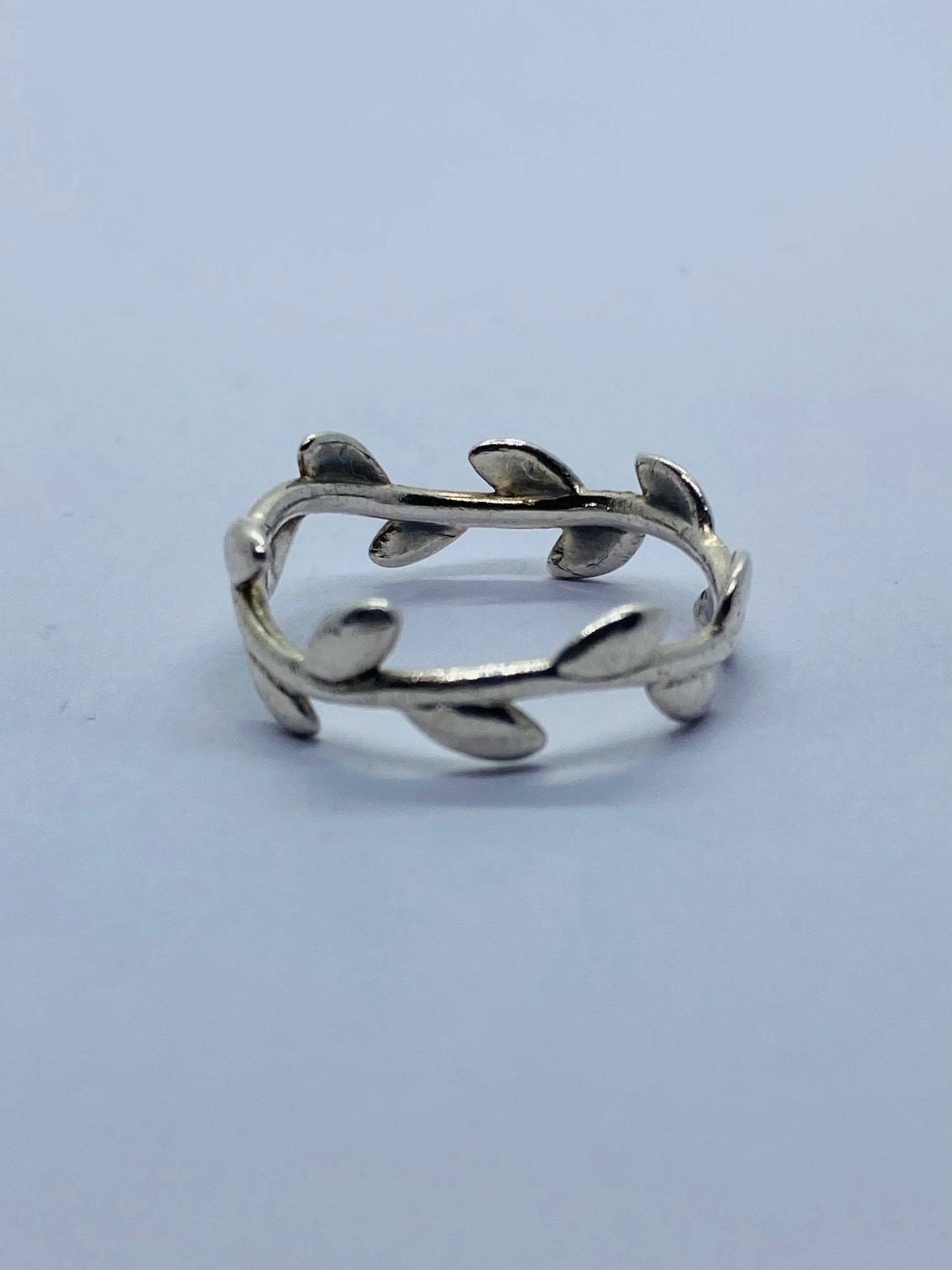 Beautiful TIFFANY & CO. PALOMA PICASSO Sterling Olive Leaf Ring, Size 7.25 READ