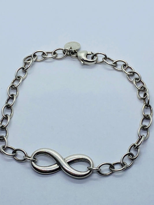 Tiffany & Co. 925 Silver Infinity Oval Link 7.25’ Bracelet