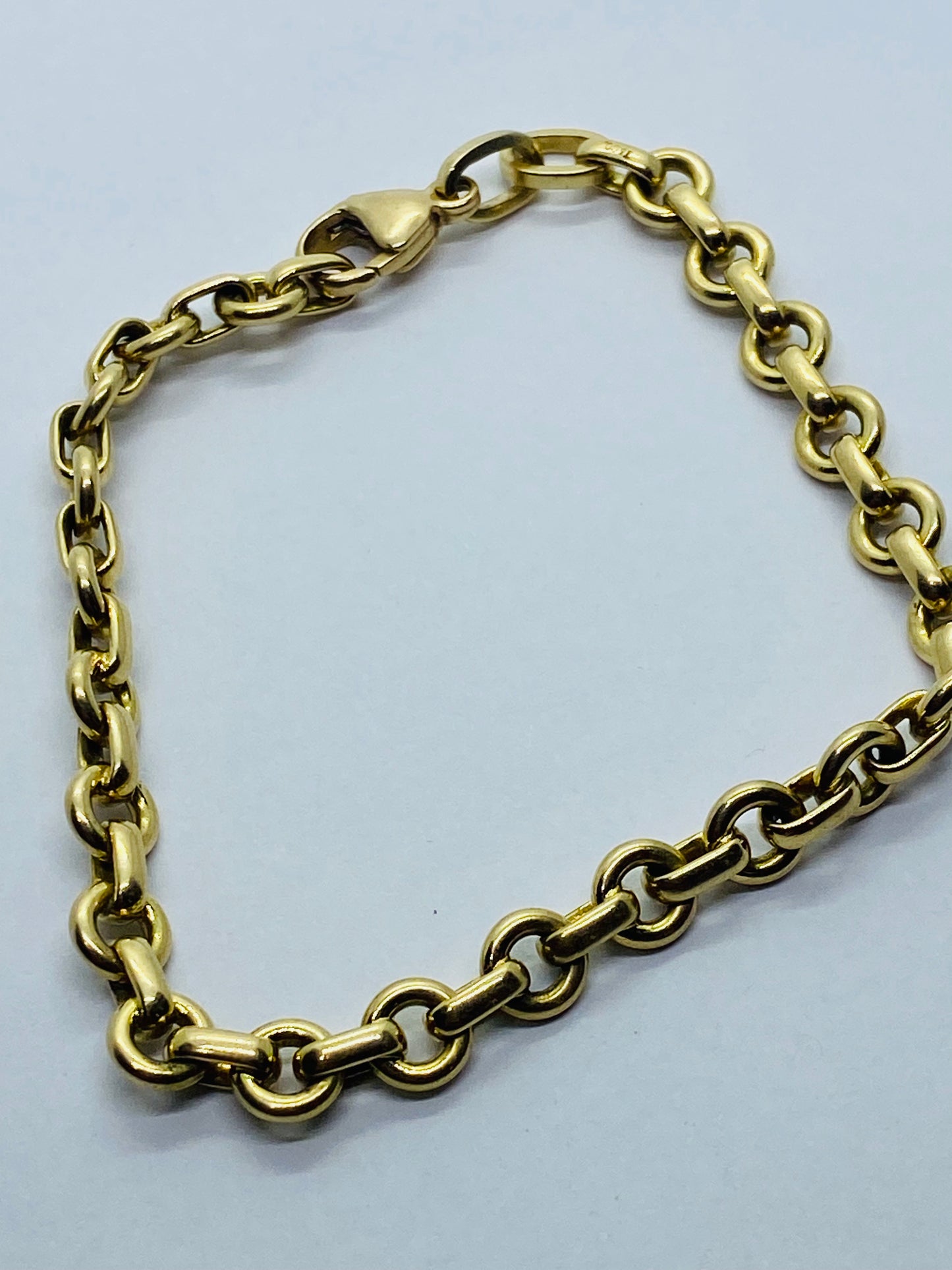 Tiffany & Co. 18K Yellow Gold 7 1/2” Round Chain Link  Donut. Solid 18K 750 Bracelet