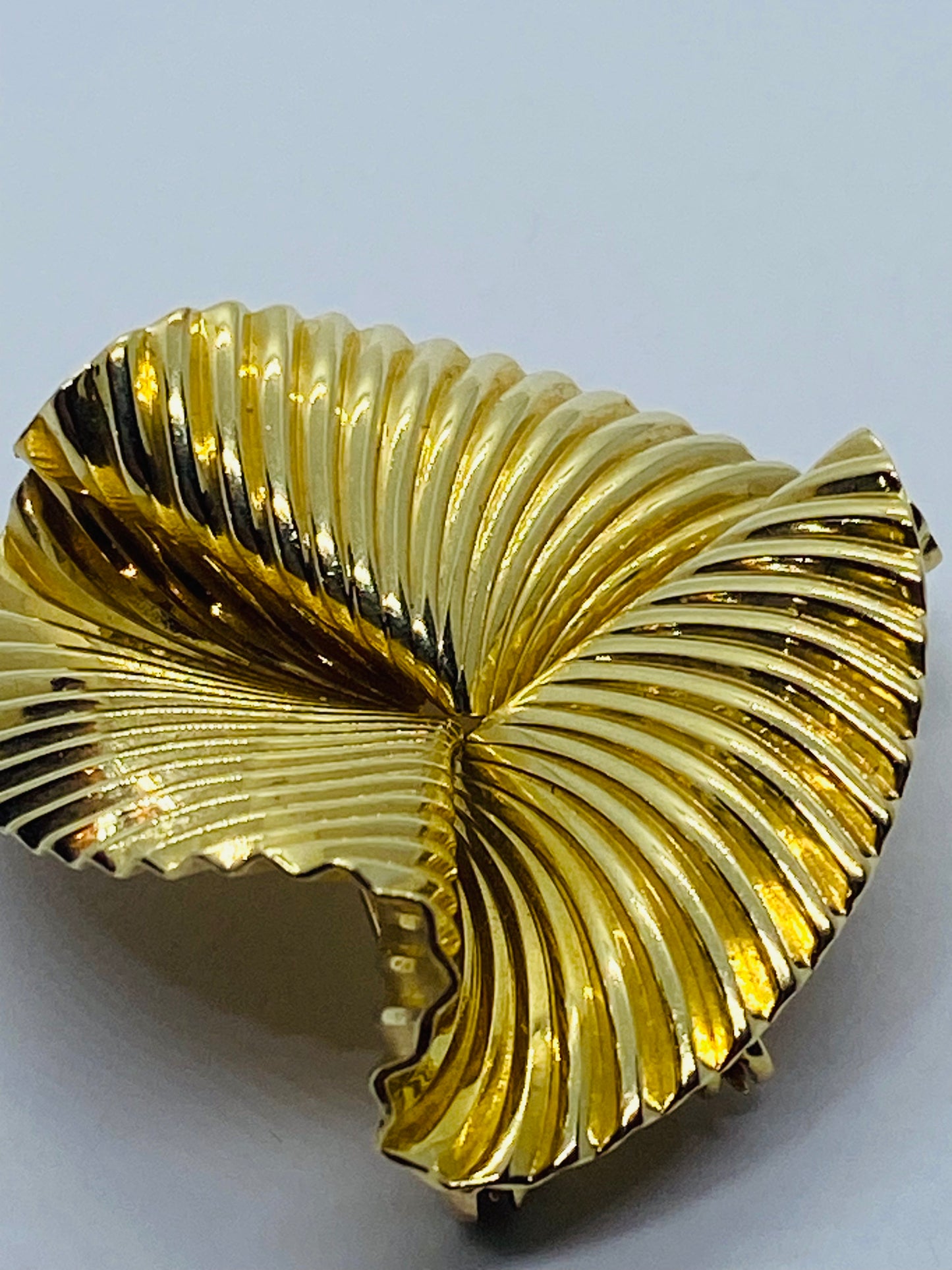 Beautiful Tiffany & Co. Mid Century modern swirl brooch pin excellent condition