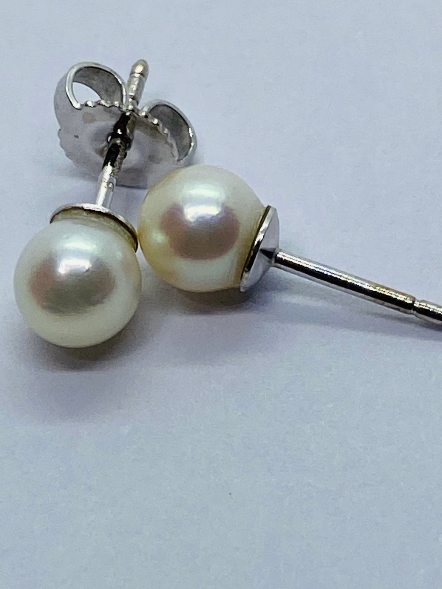 Tiffany & Co. Signature Pearl Stud Earrings 6MM  Akoya 18k White Gold  READ