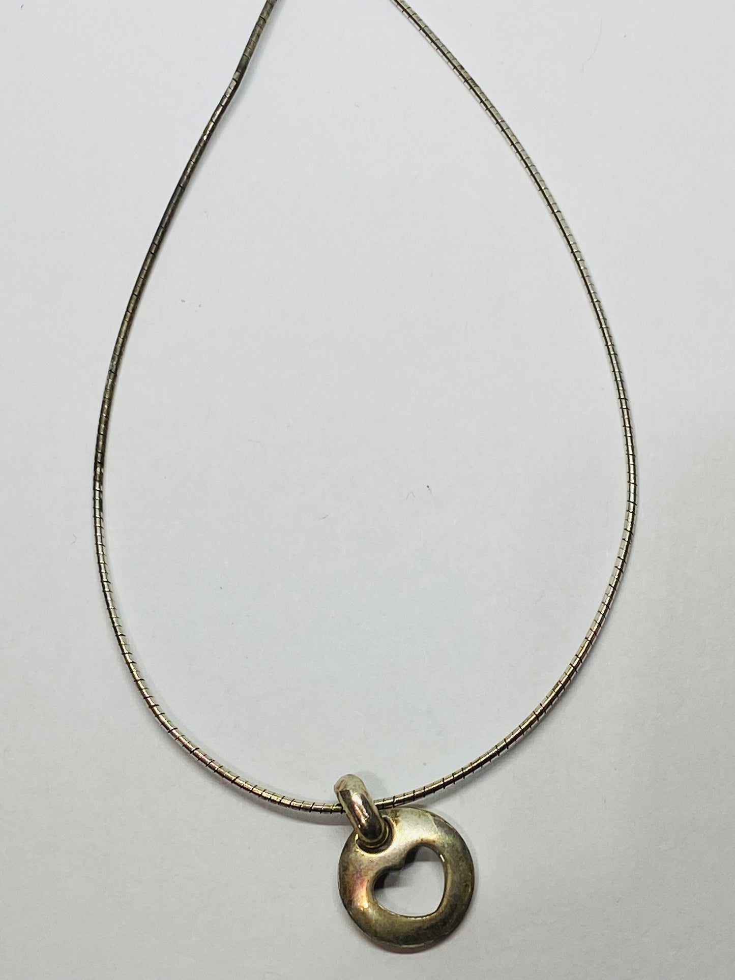 Tiffany & Co. Sterling Silver 1999 Stencil Heart Circle 16" Orig. Omega Necklace