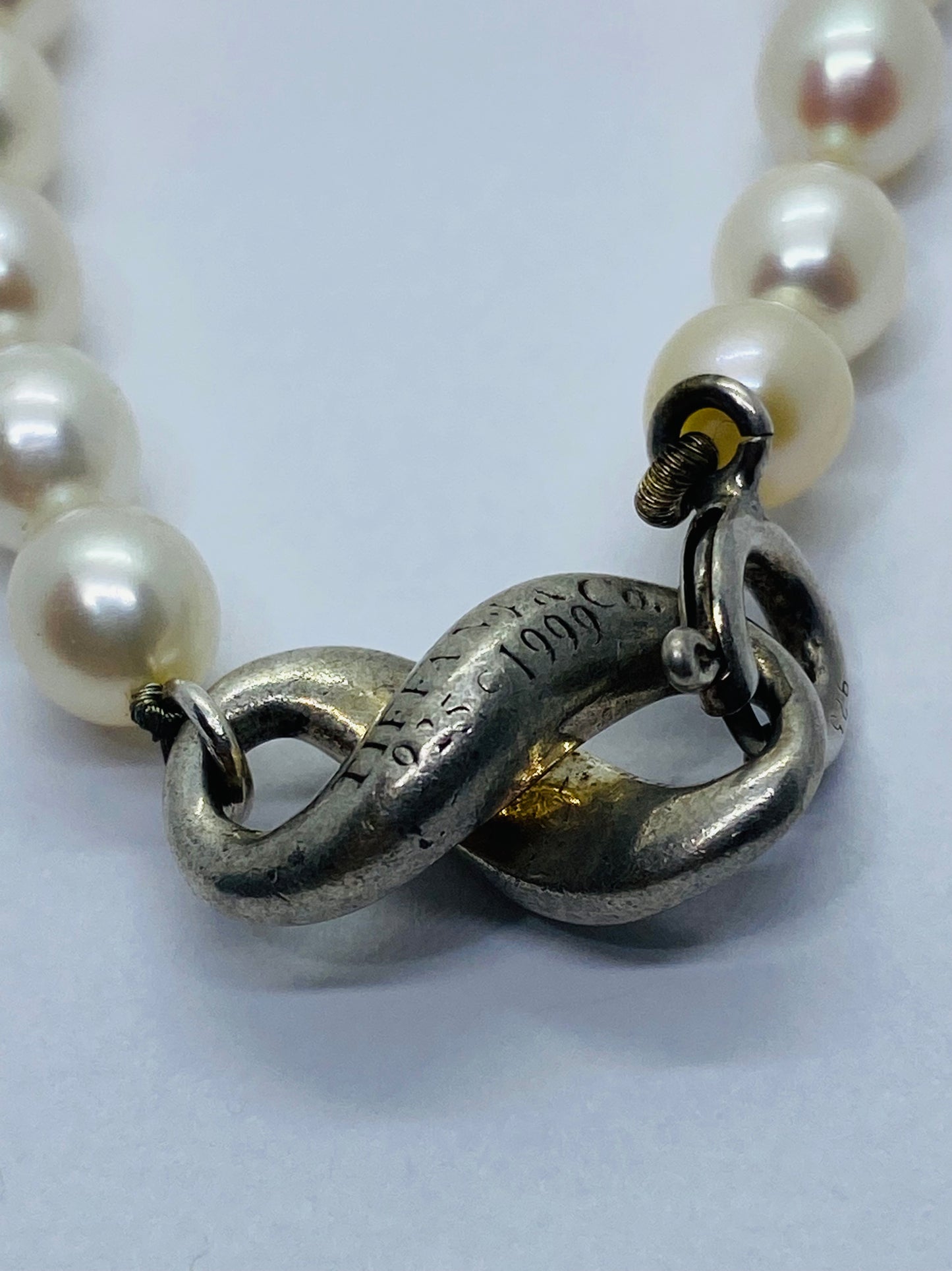 Tiffany & Co. Sterling Silver 20 Pearl Infinity Bracelet 7” Bracelet Pouch