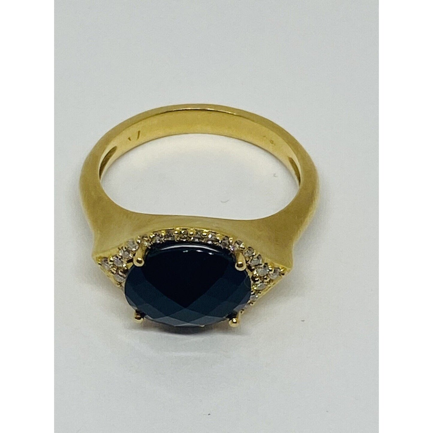 18K Gold .36 TCW VS diamond 10x8mm onyx cocktail ring size 6.5