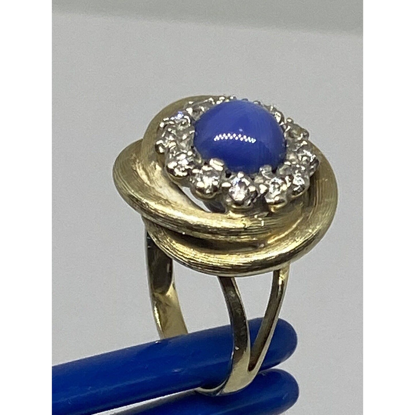 14k Yellow Gold Woman 6.8MM Star Sapphire and Diamond Ring Spiral Design