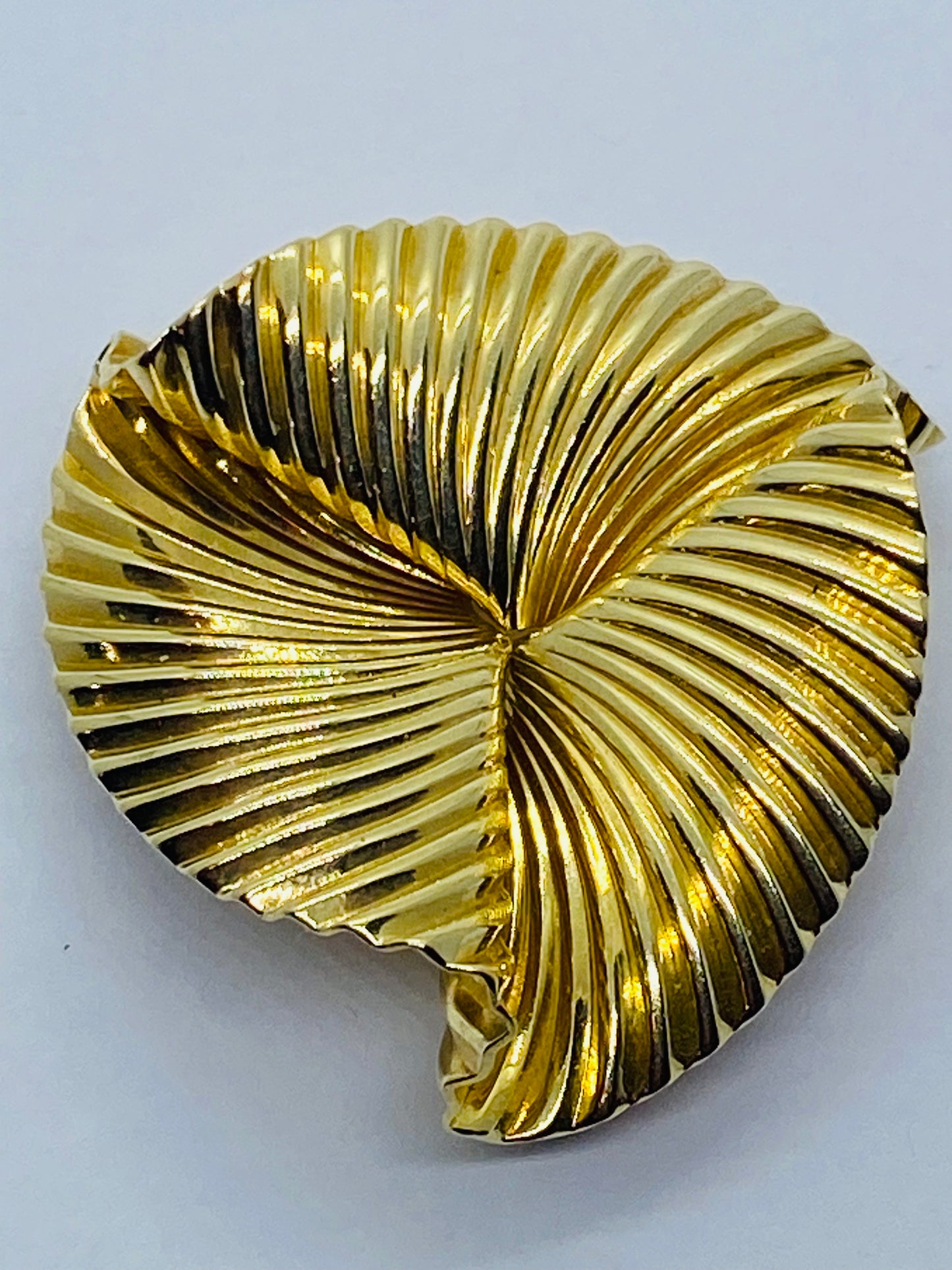 Beautiful Tiffany & Co. Mid Century modern swirl brooch pin excellent condition