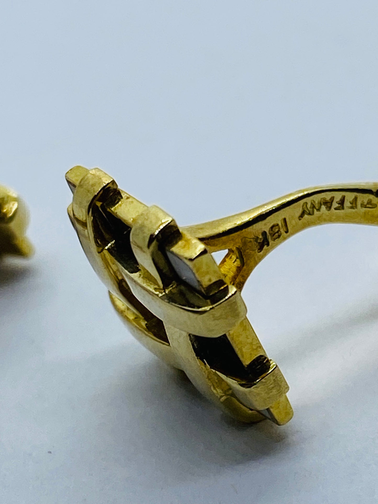 TIFFANY & CO. Schlumberger Yellow Gold Black White  Enamel Cuff Links 18K Gold