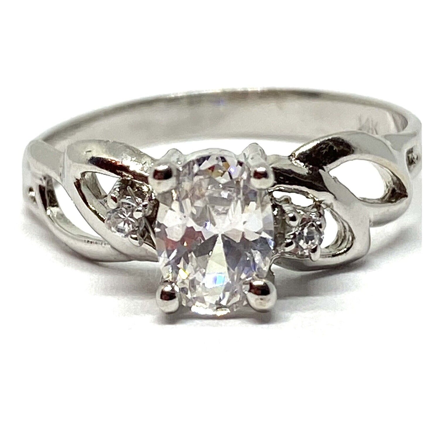 BEAUTIFUL 14k WHITE GOLD CZ SOLITAIRE WITH ACCENTS RING size 7