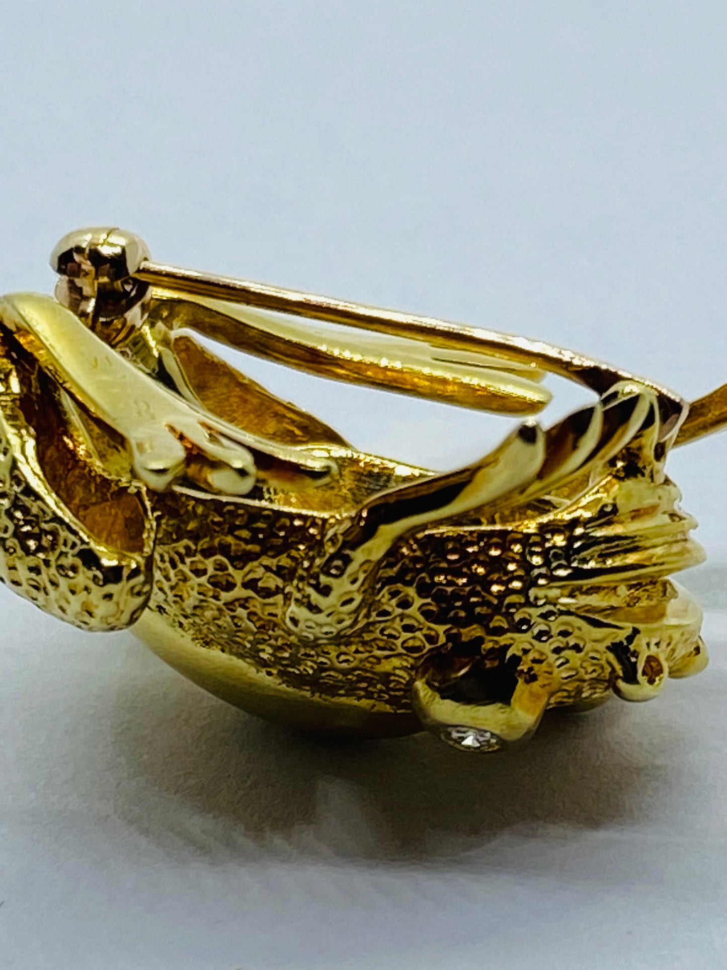 Tiffany & Co. 18K Frog Brooch/Pin Diamond Eyes Large 30x25MM Heavy Box Pouch