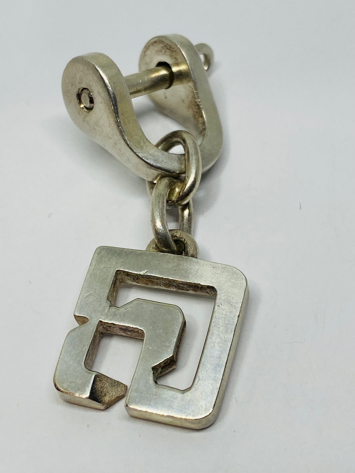 Vintage Unique Tiffany & Co. Sterling Silver Square Tag Shackle Key Ring Chain