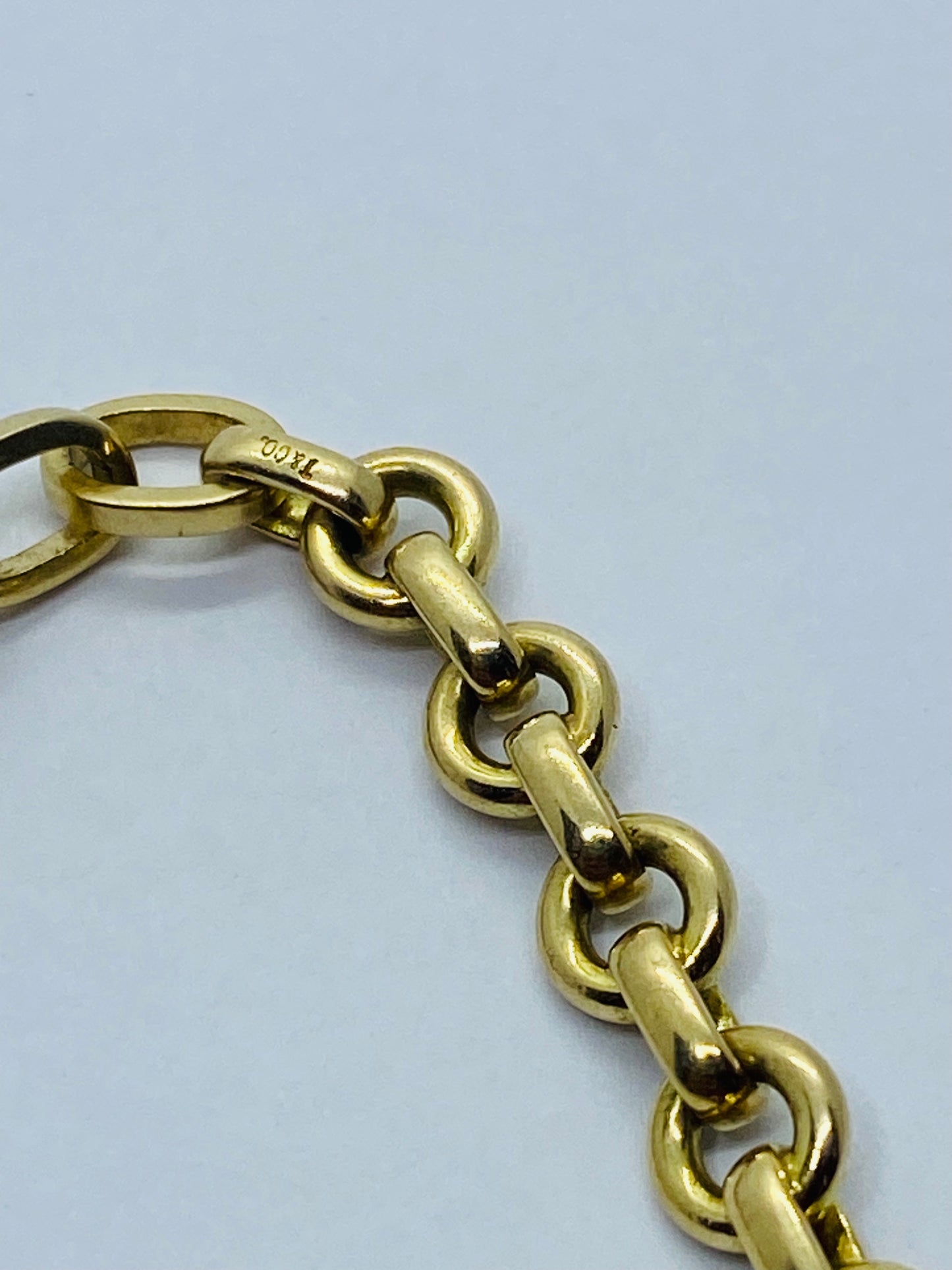 Tiffany & Co. 18K Yellow Gold 7 1/2” Round Chain Link  Donut. Solid 18K 750 Bracelet