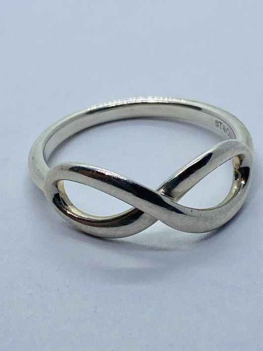 Tiffany & Co Sterling Silver 925 Infinity Band Ring Size 6